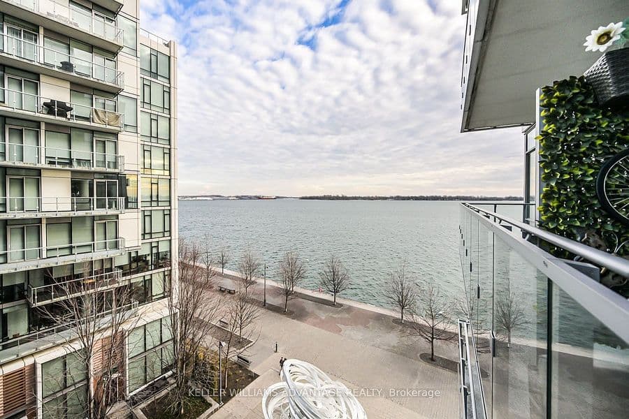 29 Queens Quay E 616, Toronto C08, ON M5E 0A4