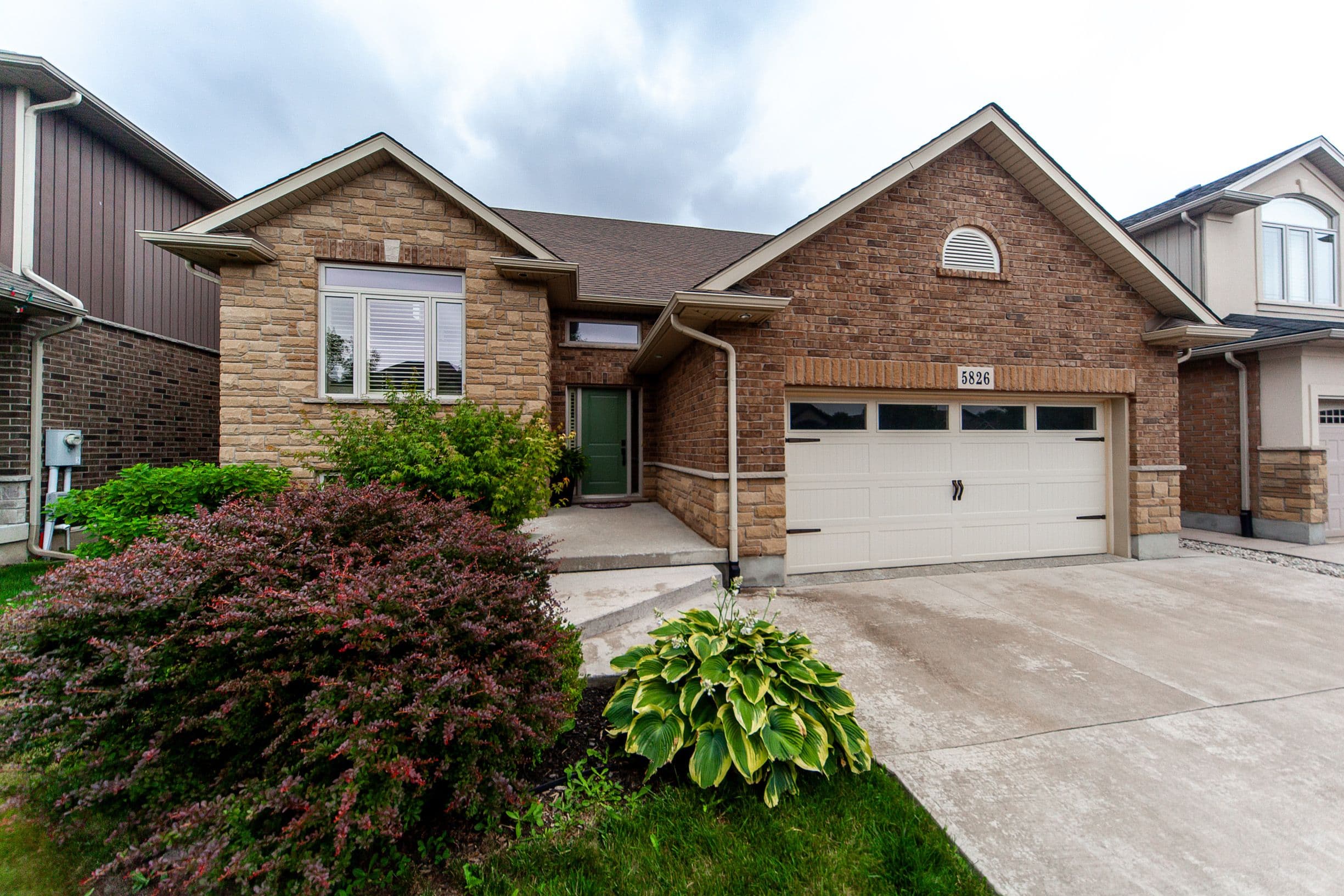 5826 Fiddlehead Lane, Niagara Falls, ON L2H 0E9