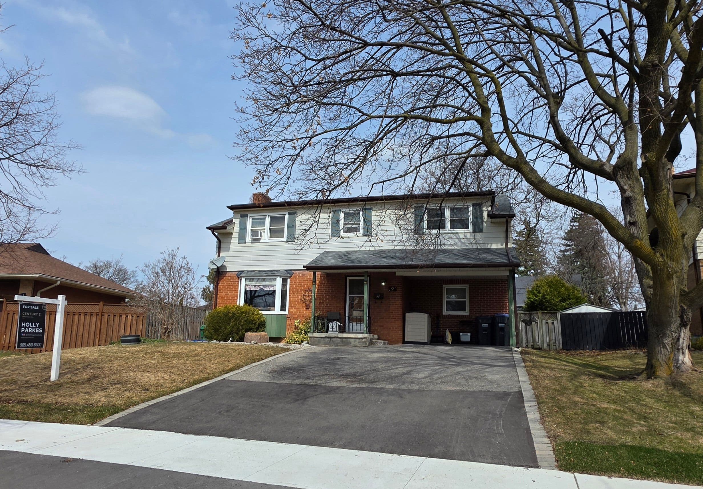 9 Crestview Avenue, Brampton, ON L6W 2R7