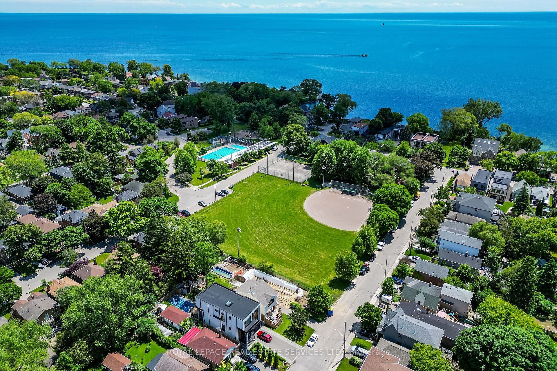 6 Twelfth Street Bsmt, Toronto W06, ON M8V 3G7