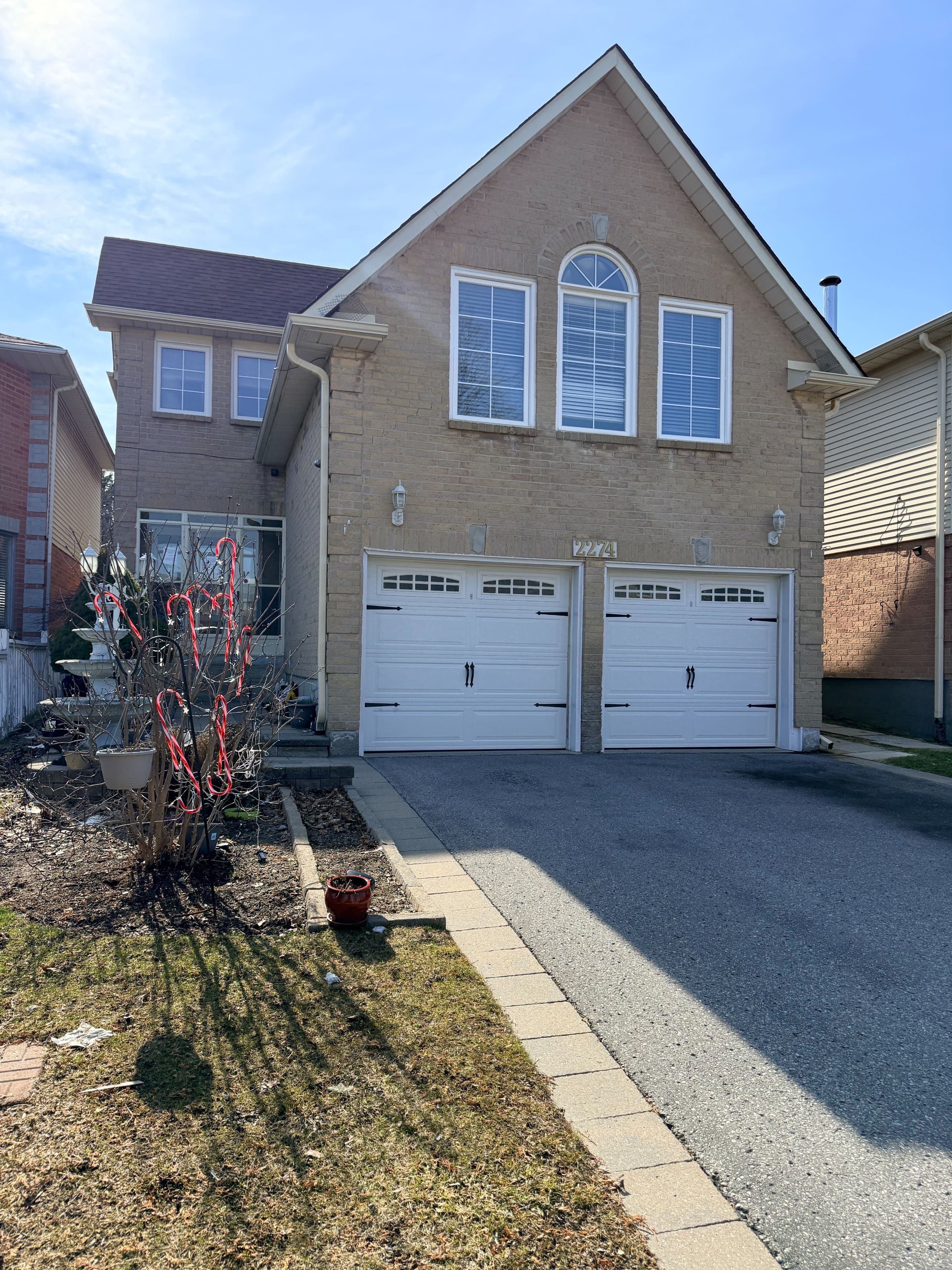 2274 Chapman Court, Pickering, ON L1X 2E8