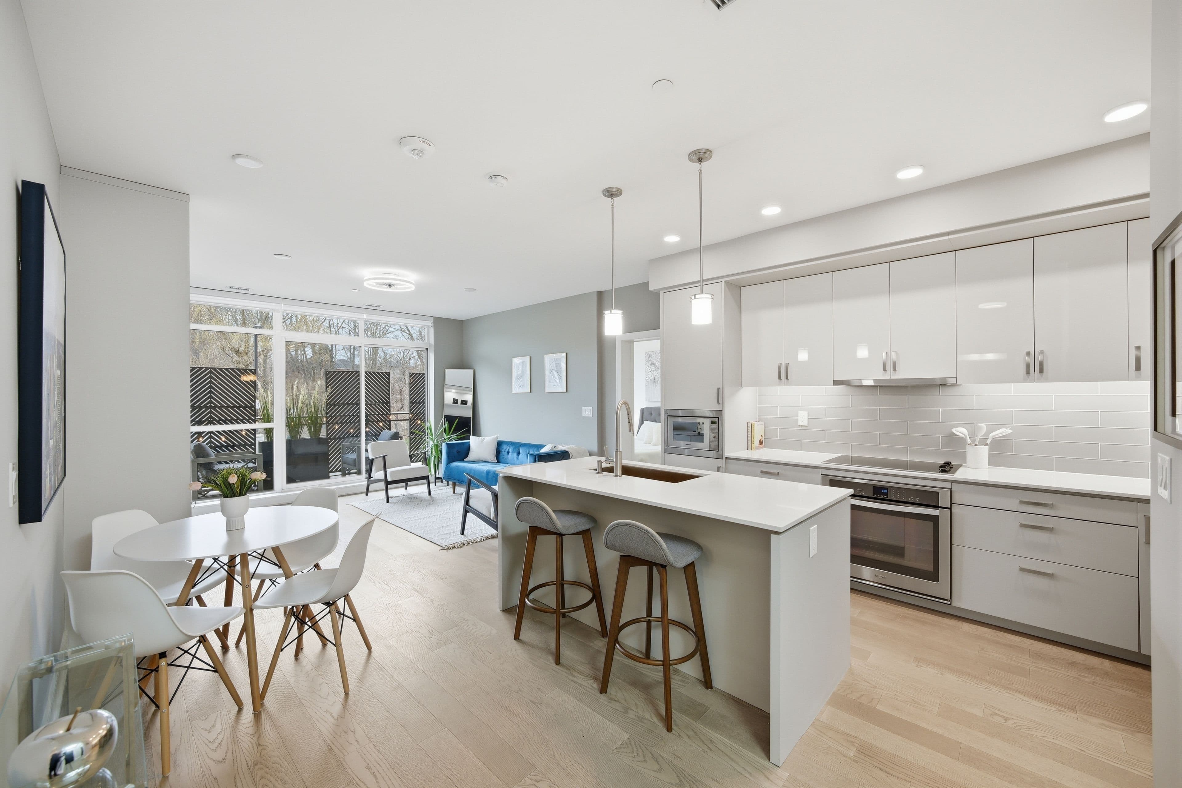 1575 Lakeshore Road W 105, Mississauga, ON L5J 0B1