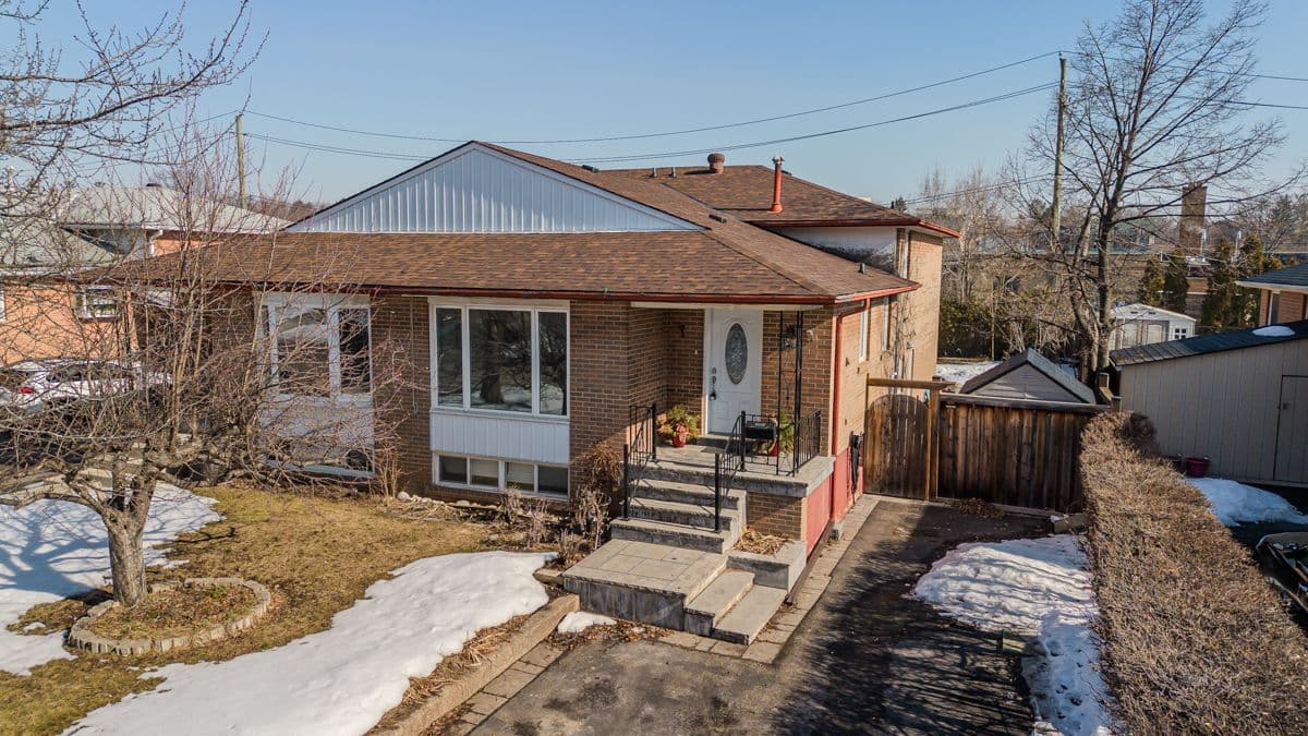 1294 Napier Crescent, Oakville, ON L6H 2A4