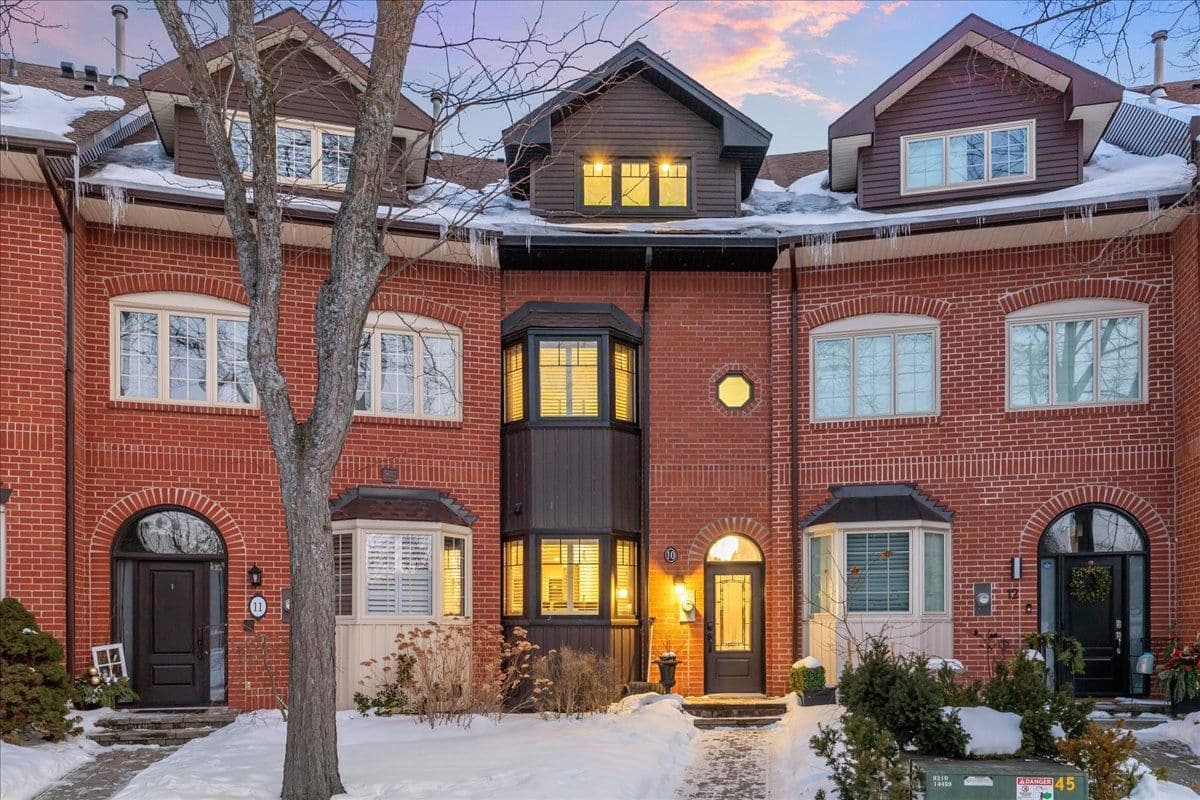 10 Southwind Terrace, Oakville, ON L6L 6K5