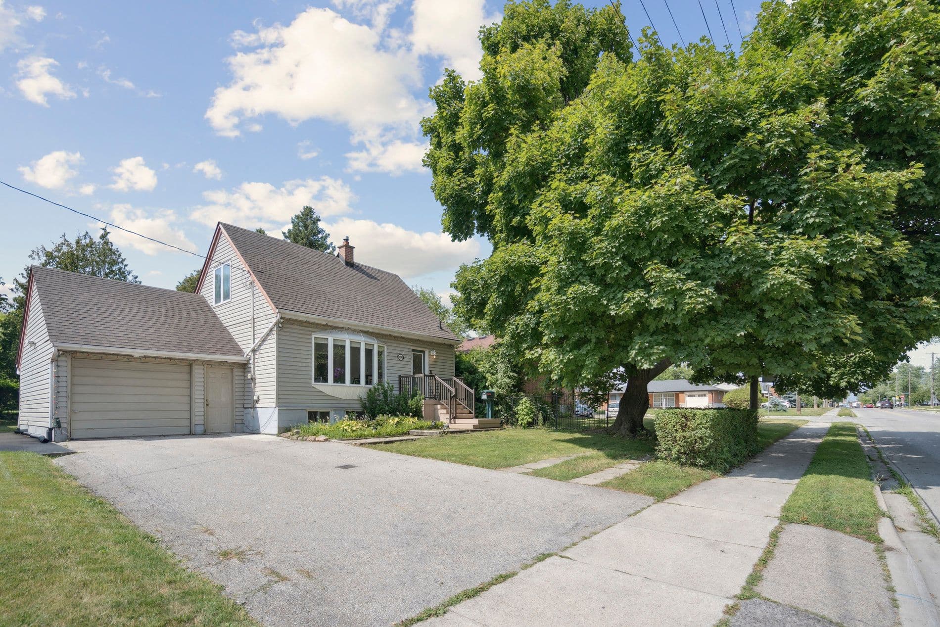 2343 Mountainside Drive, Burlington, ON L7P 1C1