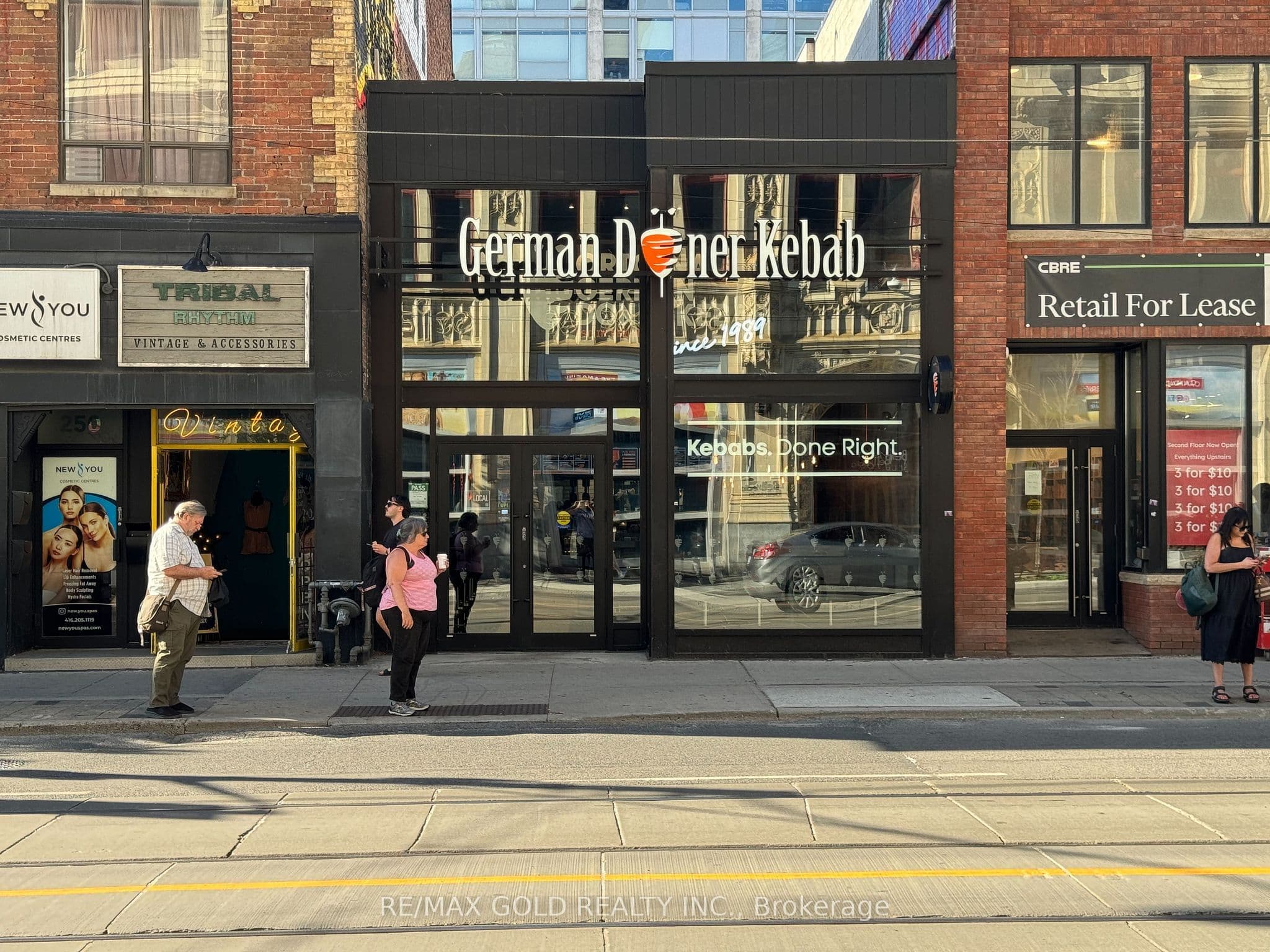 246 Queen Street W, Toronto C01, ON M5V 1Z7