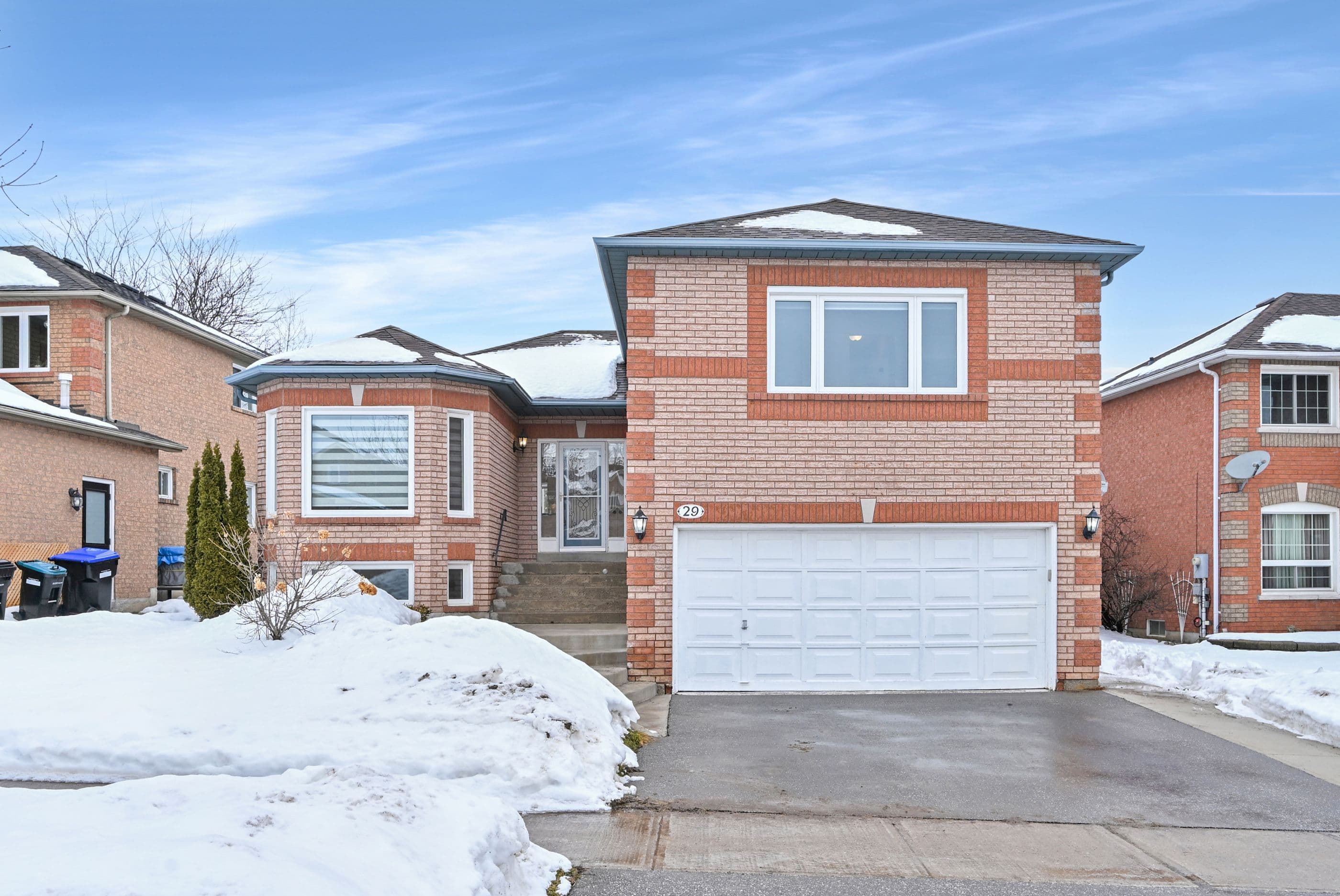29 Depeuter Crescent, Bradford West Gwillimbury, ON L3Z 3A3