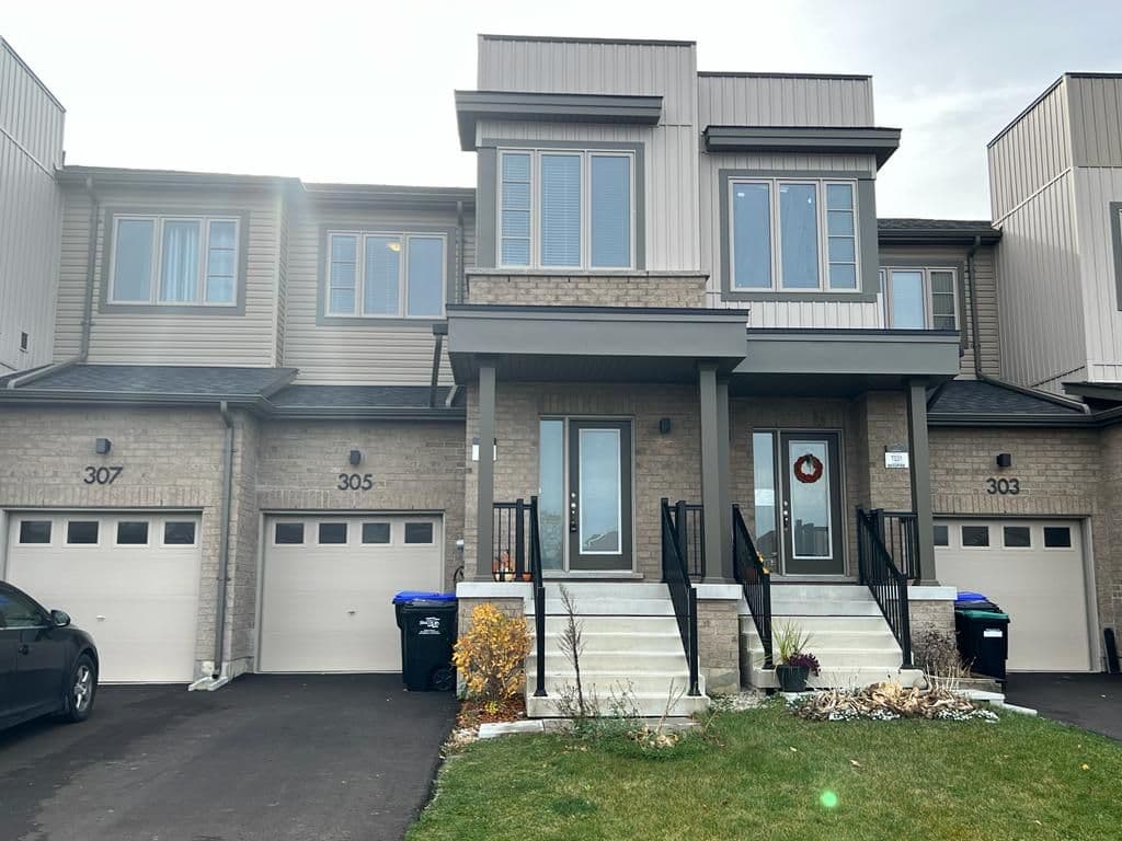 305 Atkinson Street, Clearview, ON L0M 1S0