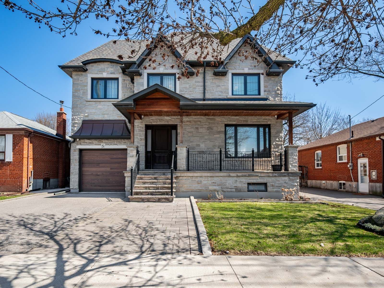 5 Paula Boulevard, Toronto W06, ON M8W 4B5
