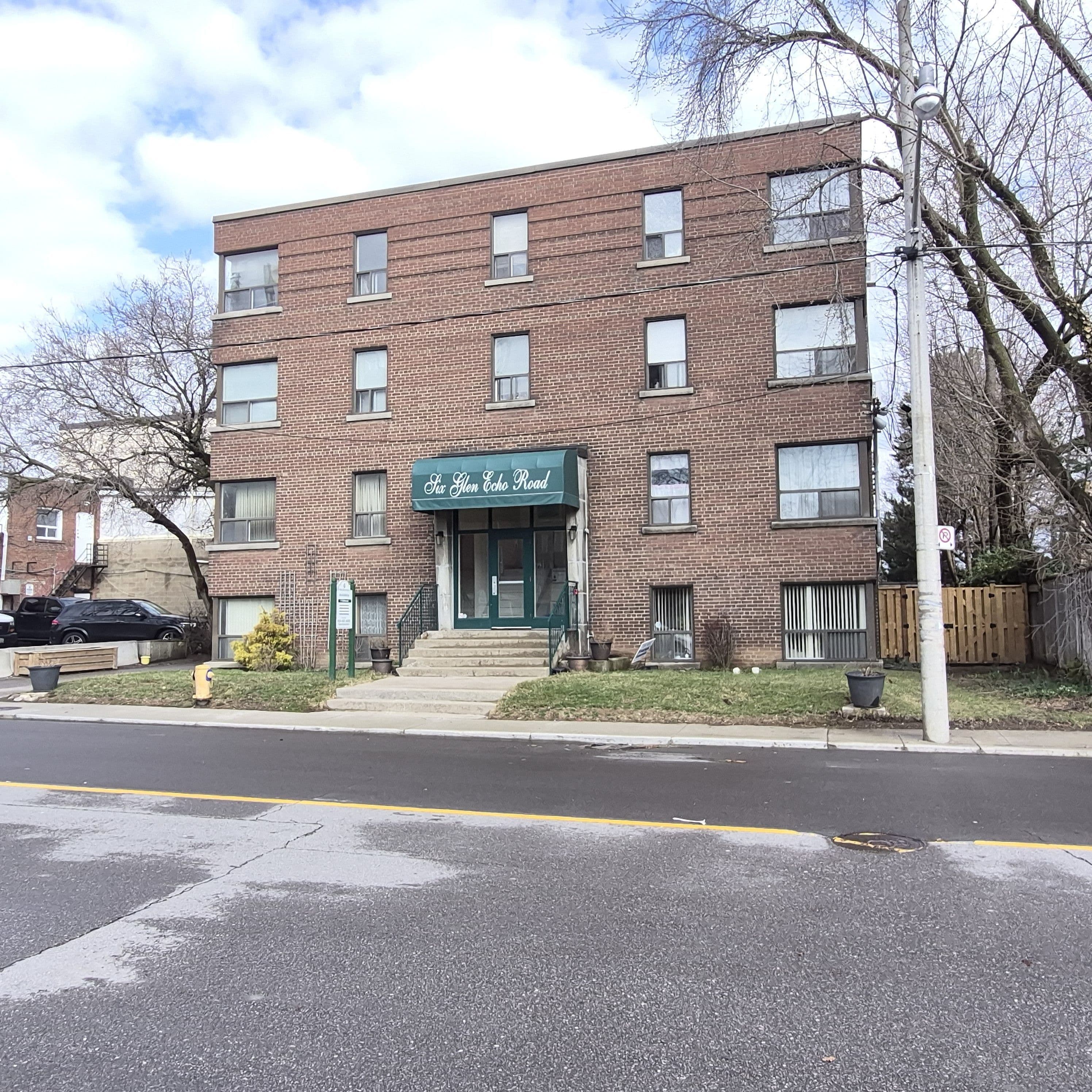 6 Glen Echo Road 305, Toronto C04, ON M4N 2C9