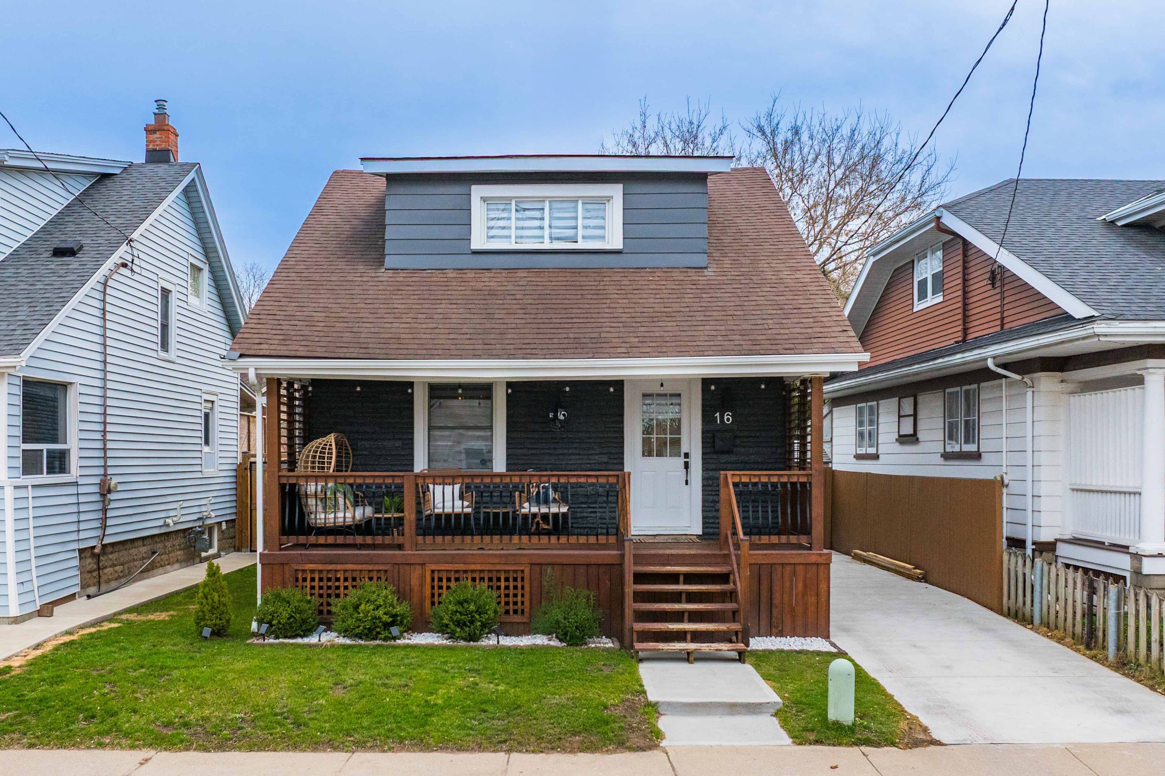 16 Marquis Street, St. Catharines, ON L2R 4Y6