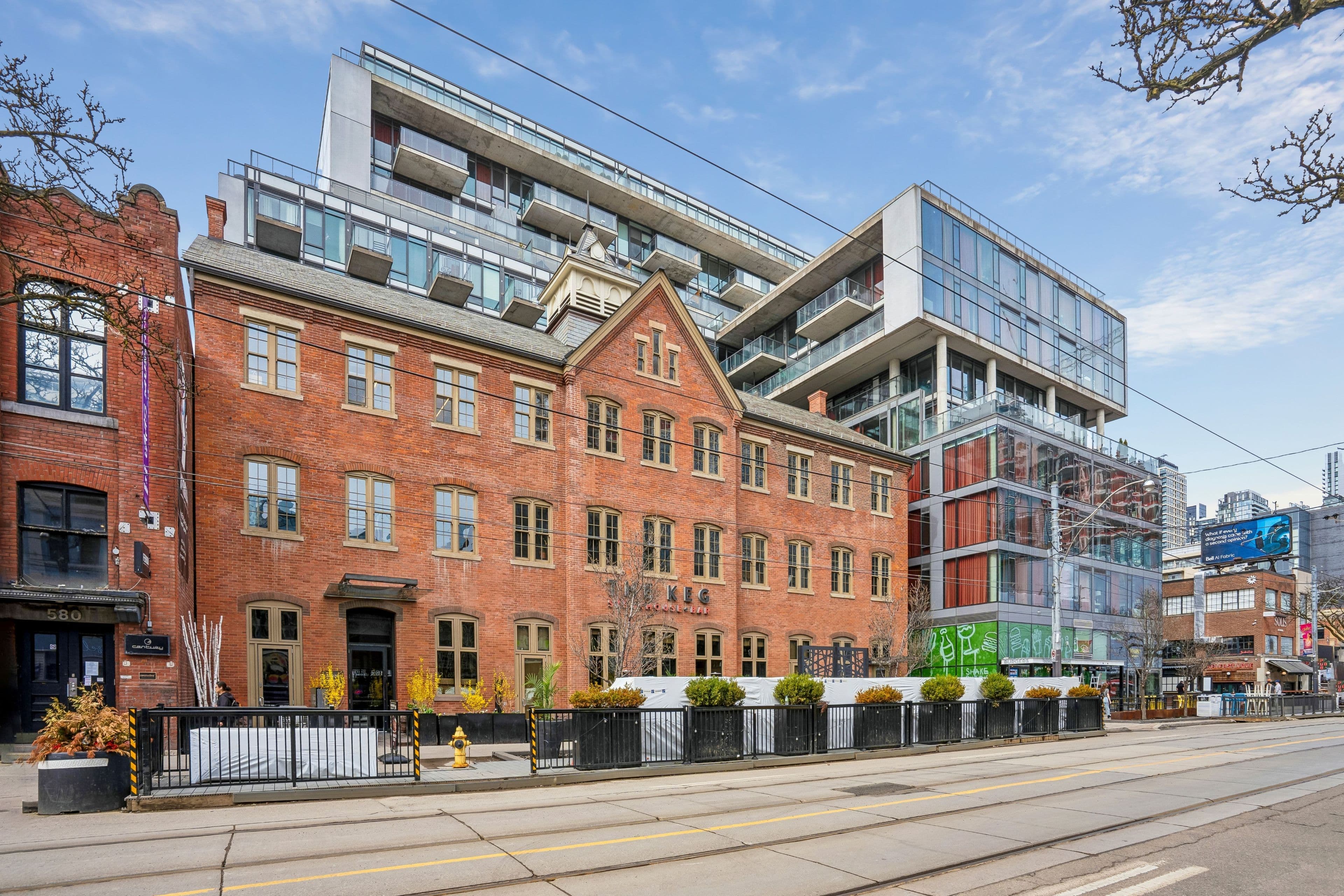 560 W King Street W 718, Toronto C01, ON M5V 1M3