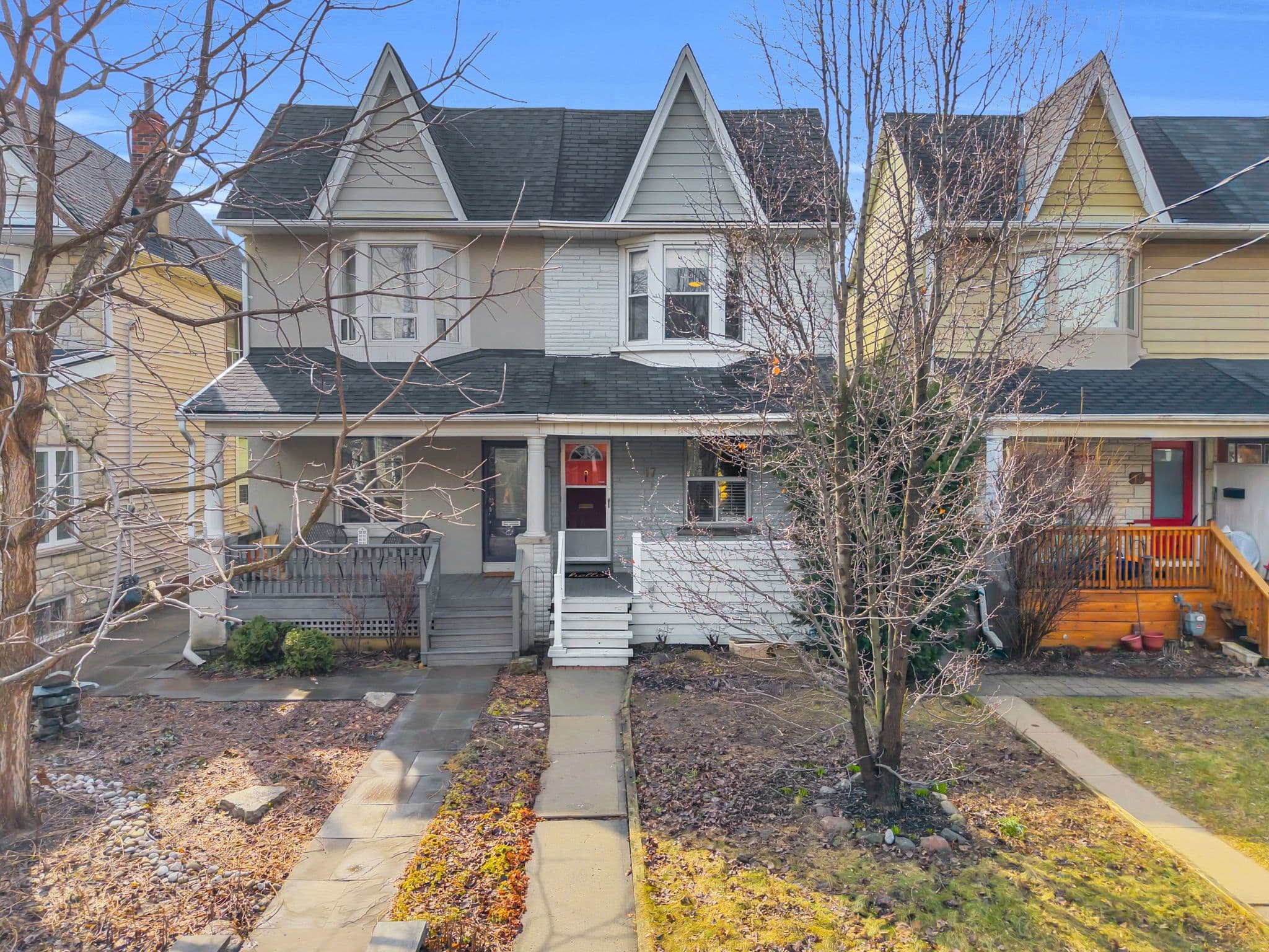 17 Baltic Avenue, Toronto E03, ON M4J 1S1