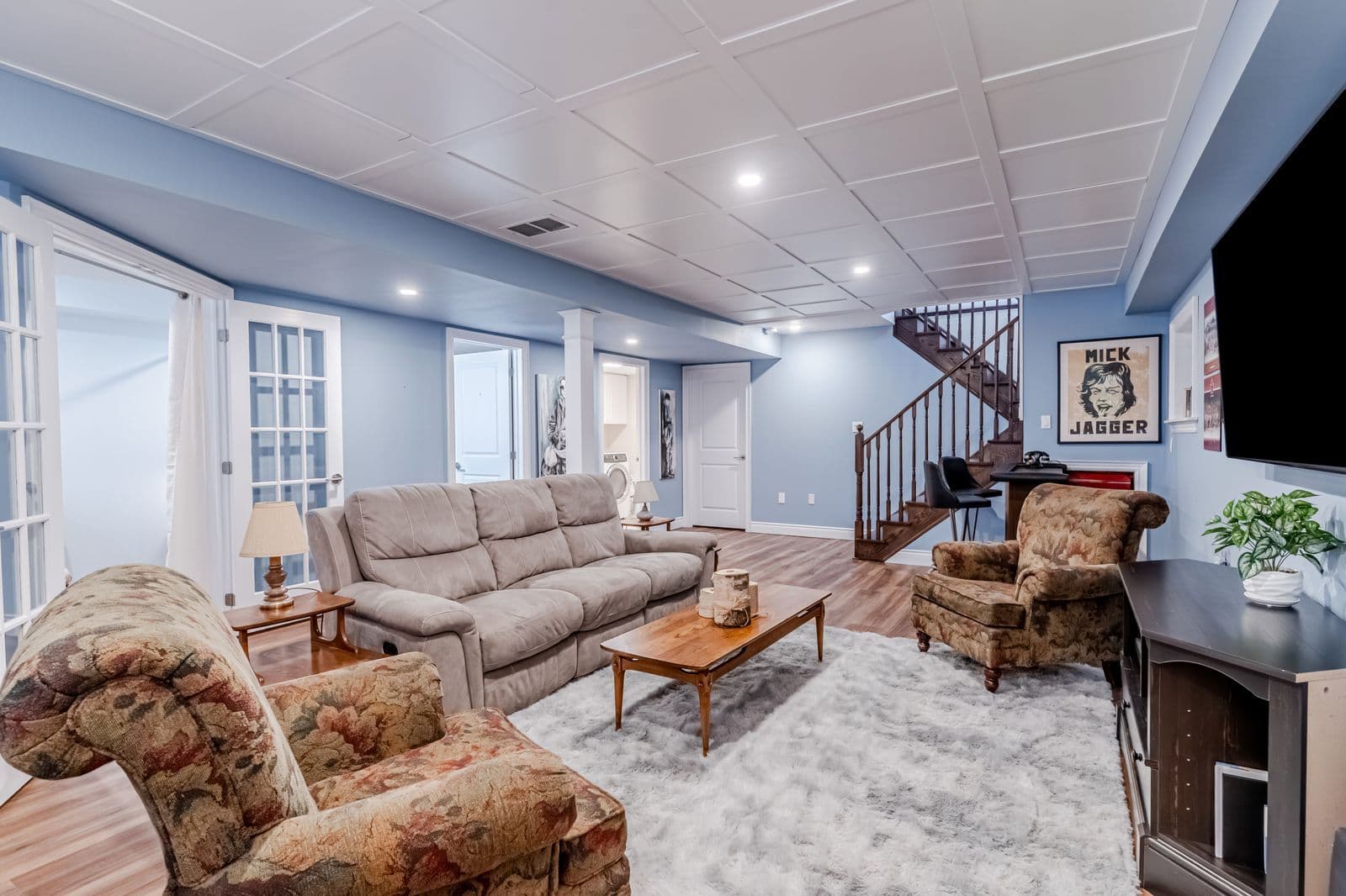 15 Assunta Garden, New Tecumseth, ON L9R 0V2