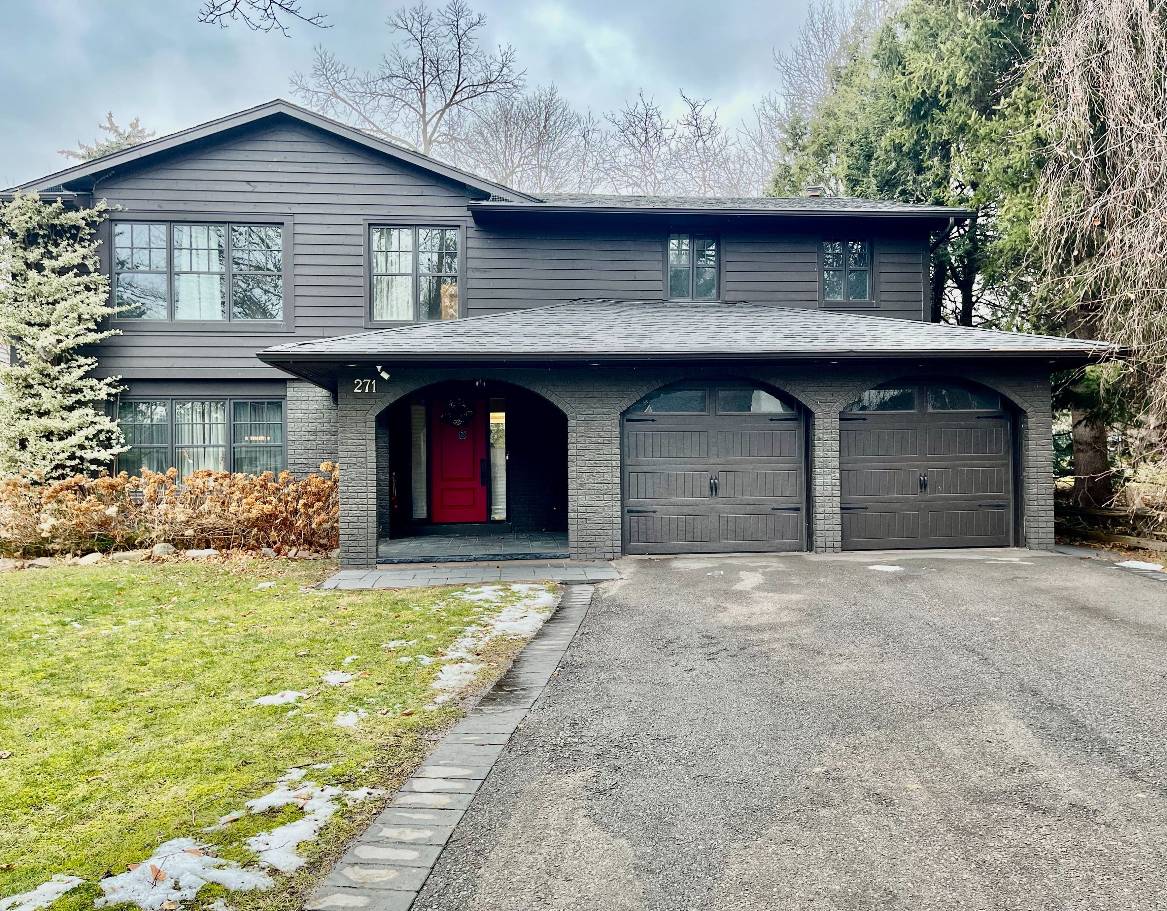 271 Lawson Street, Oakville, ON L6J 5R7
