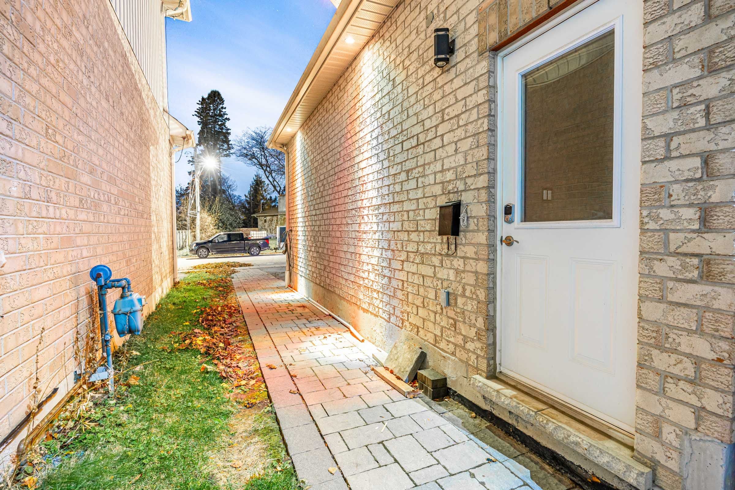 66 Rideout Street Bsmt, Ajax, ON L1S 1P8