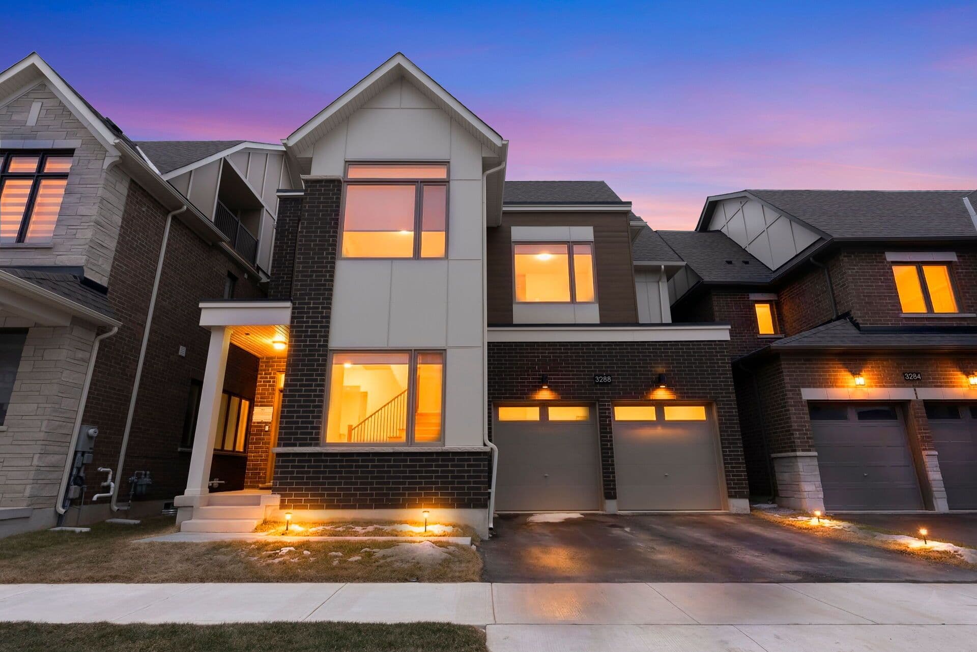 3288 Mariner Pass, Oakville, ON L6M 4K1