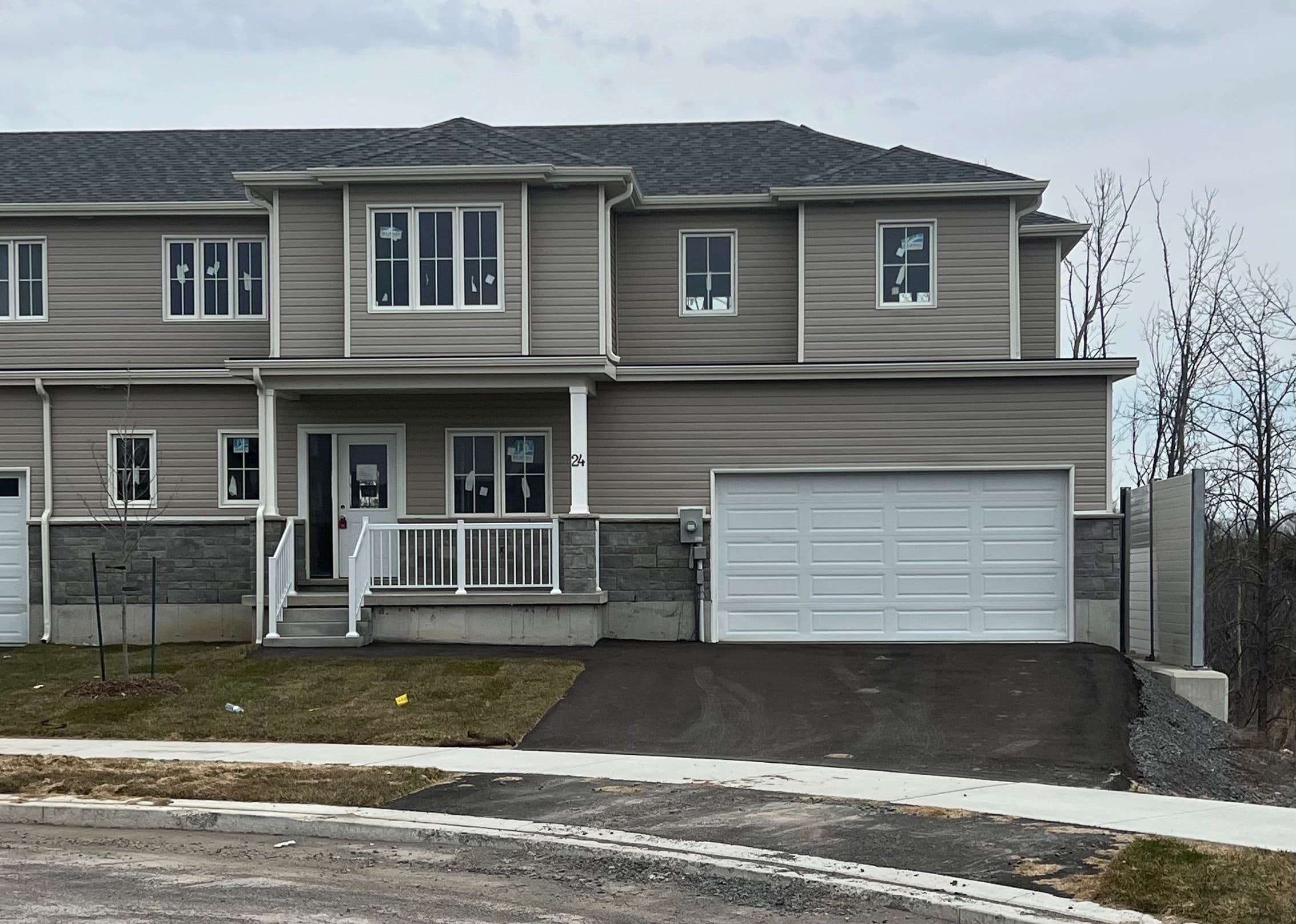 24 Glacier Crescent, Belleville, ON K8N 0T6