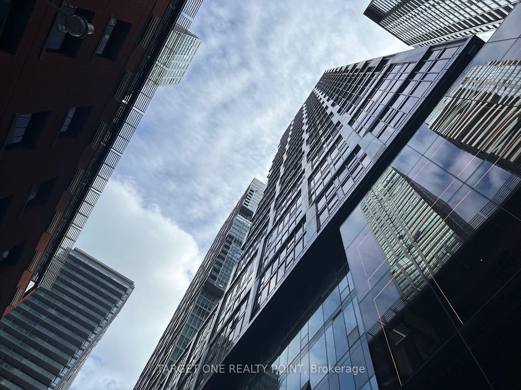 35 Mercer Street 2212, Toronto C01, ON M5V 0V1