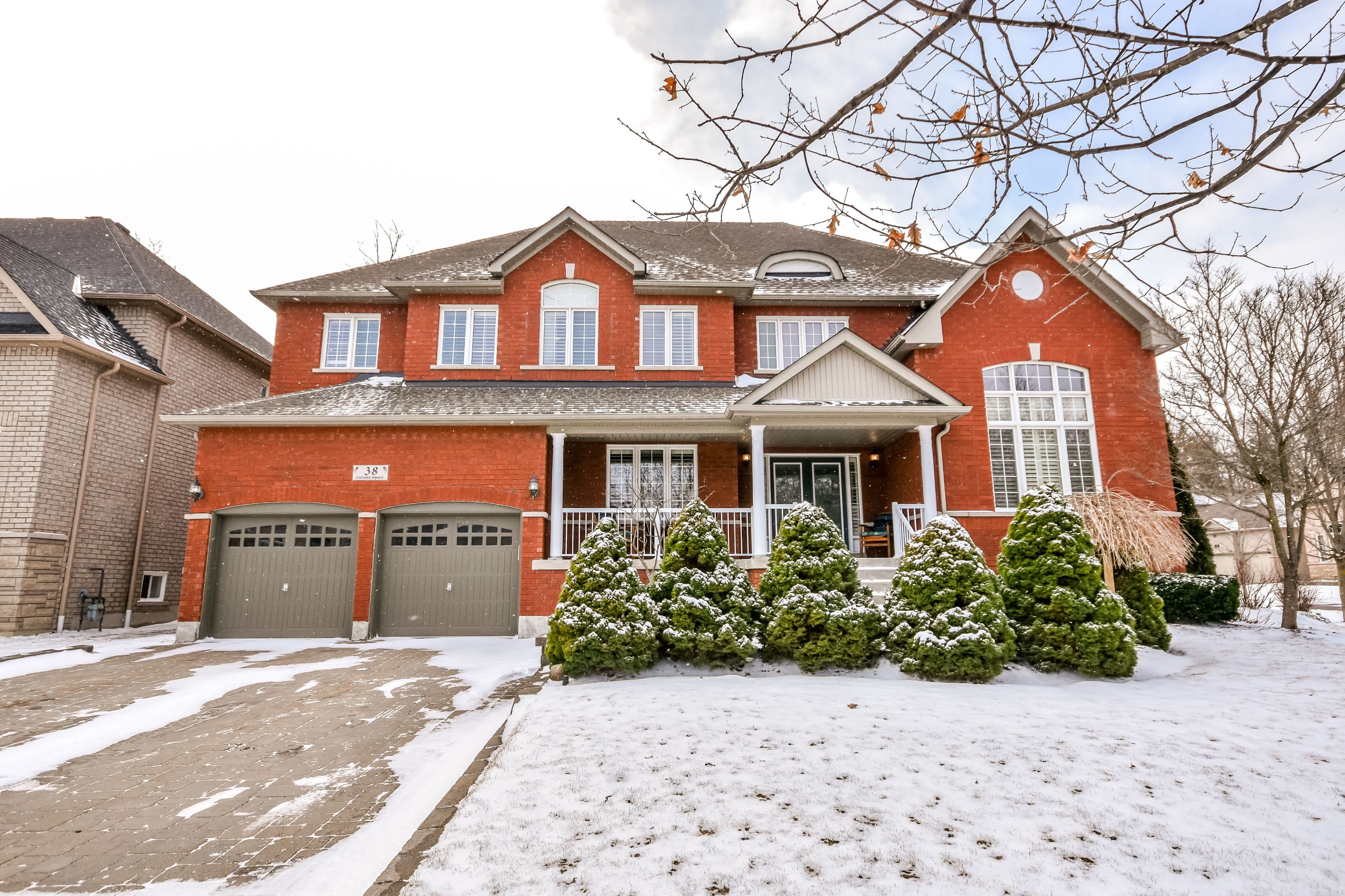 38 Camelot Square, Barrie, ON L4M 0C3