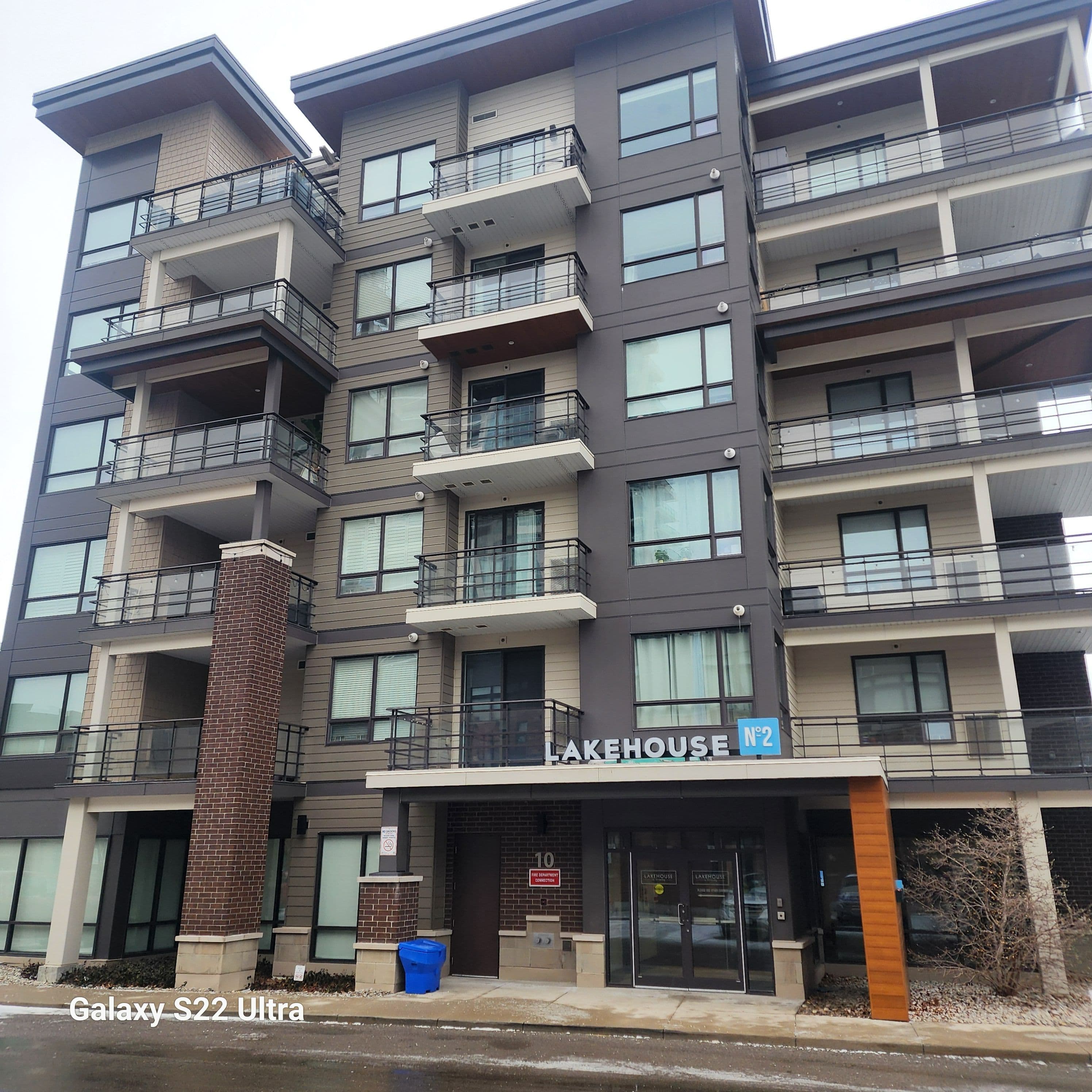 10 Esplanade Lane 513, Grimsby, ON L3M 0H1