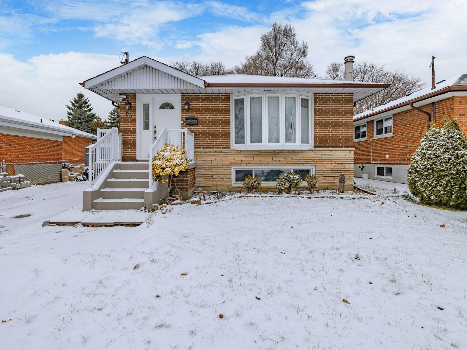 96 Scarden Avenue Main, Toronto E05, ON M1T 1W5