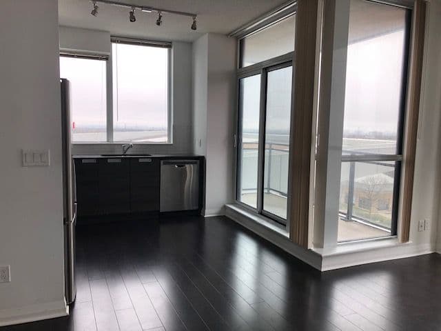 75 Eglinton Avenue W 602, Mississauga, ON L5R 0E4