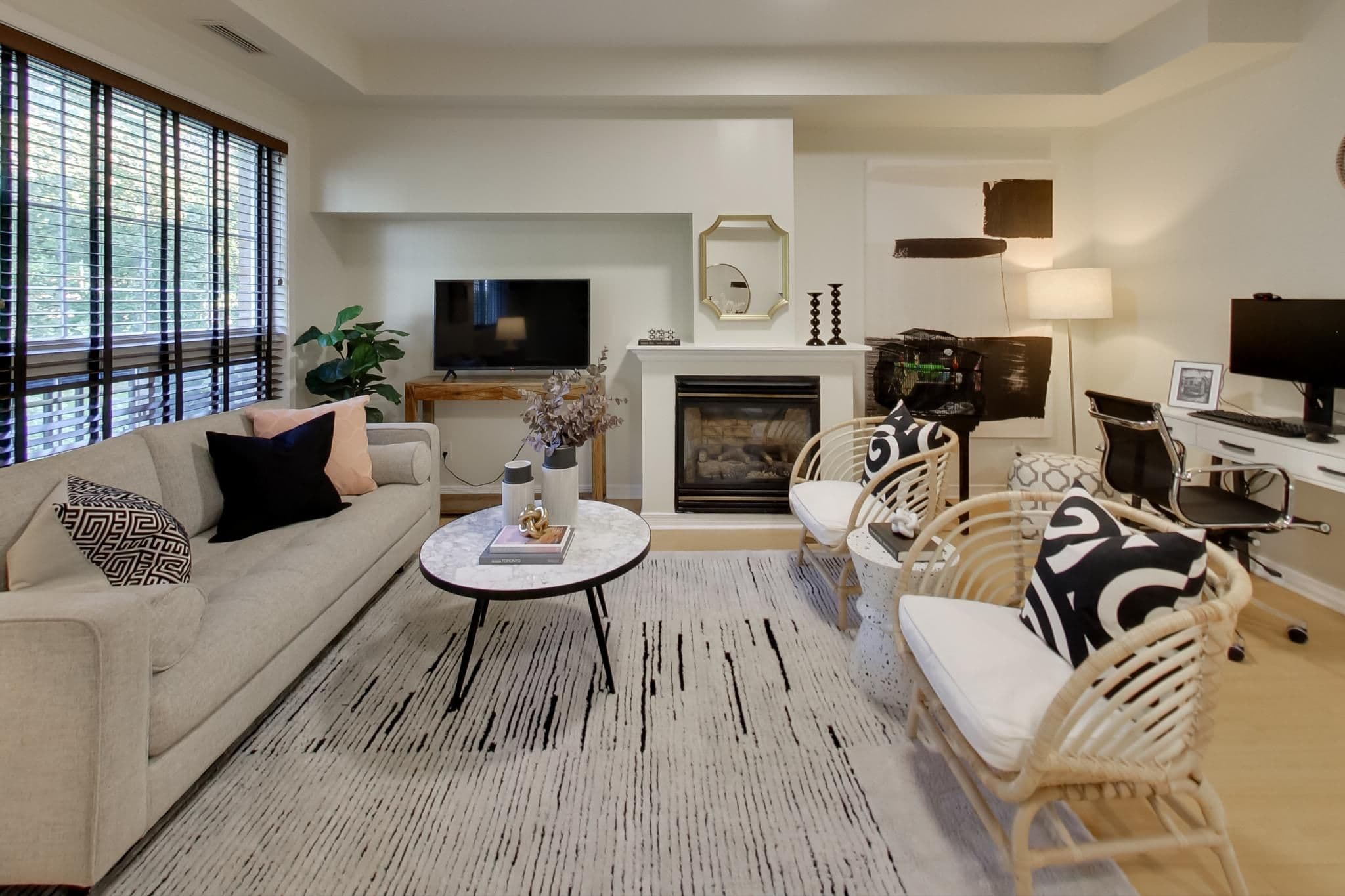 1785 Eglinton Avenue E TH203, Toronto C13, ON M4A 2Y6