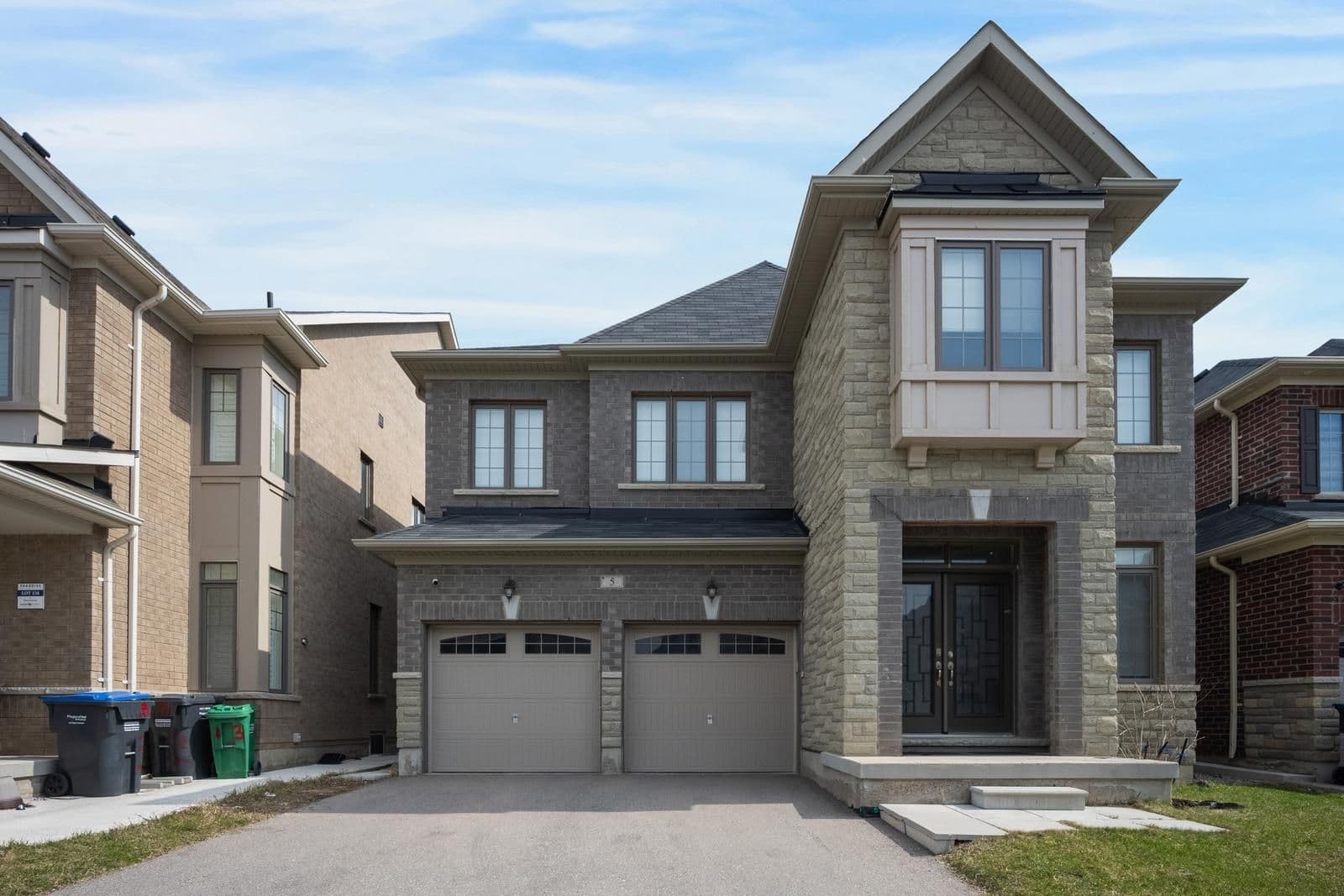 5 Ezra Crescent, Brampton, ON L7A 5A6