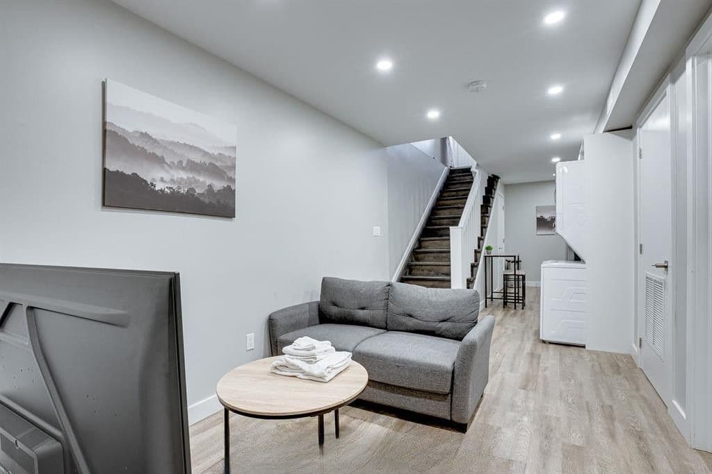 104 Wellington Street N 1, Hamilton, ON L8R 1N3