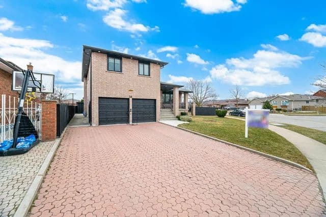 56 Henley Drive, Hamilton, ON L8E 3S6
