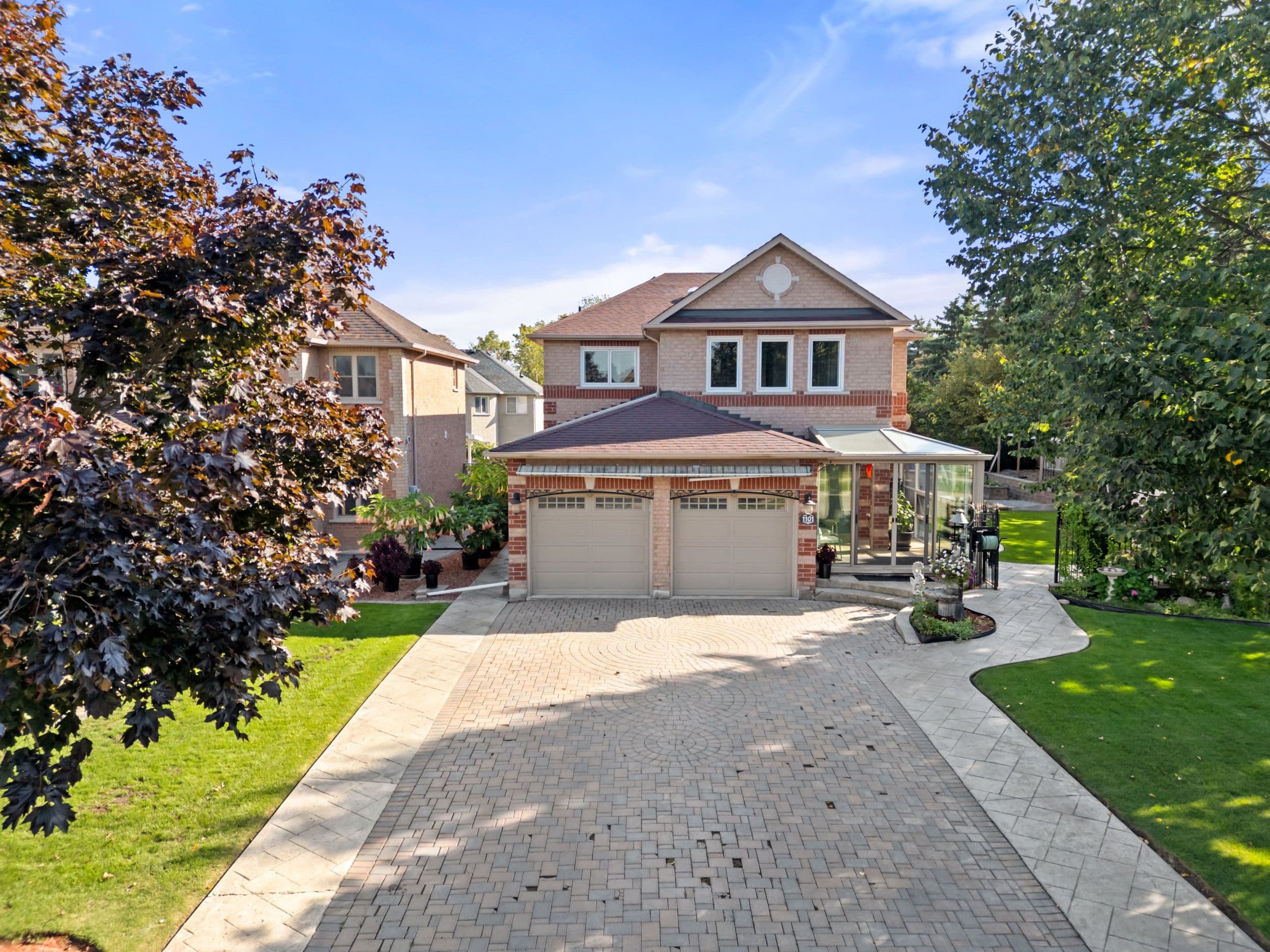 1101 Gossamer Drive, Pickering, ON L1X 2T7