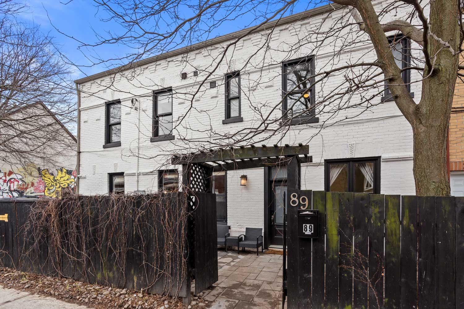 89 Foxley Street, Toronto C01, ON M6J 1P9