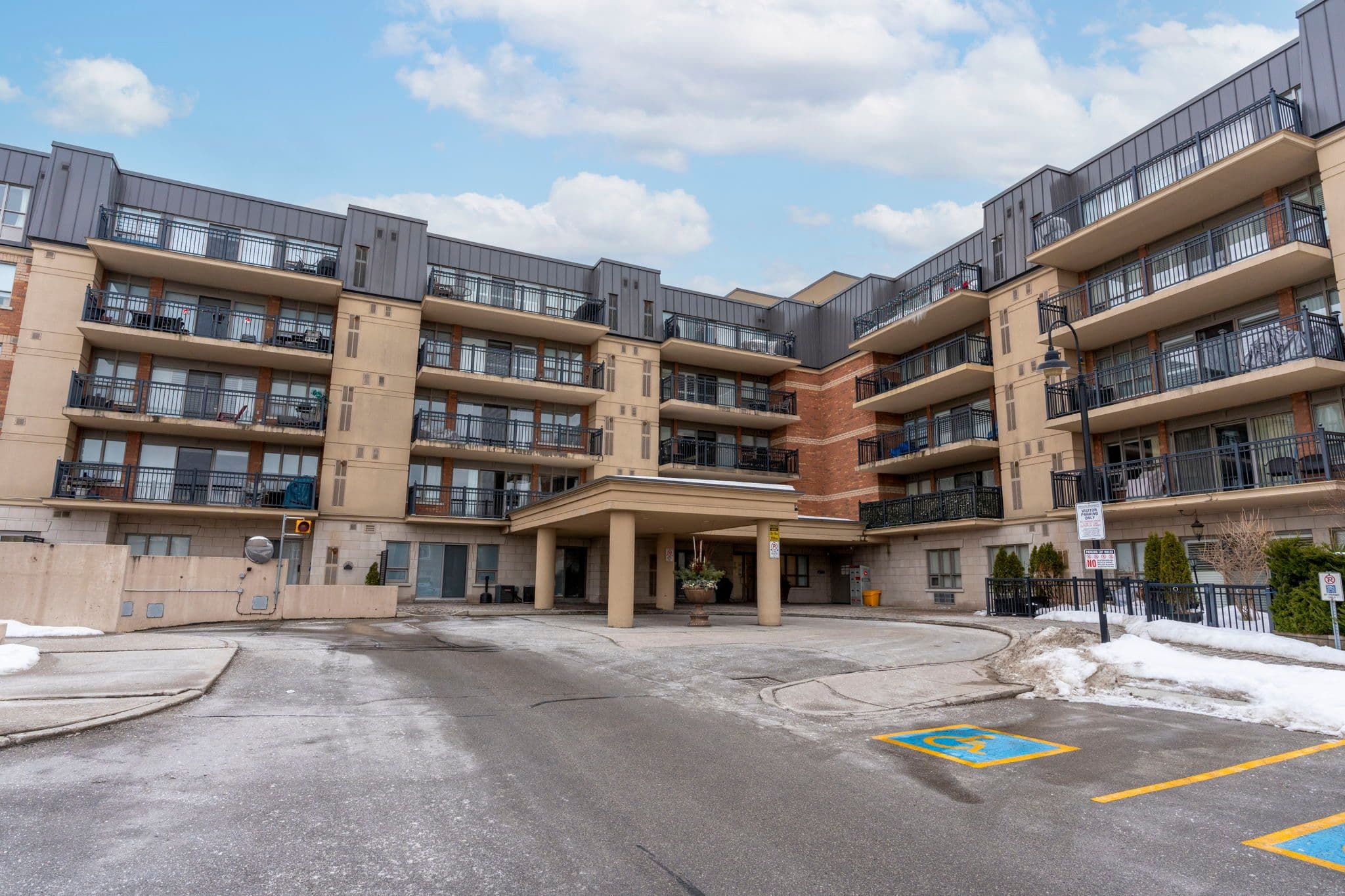 8026 Kipling Avenue 212, Vaughan, ON L4L 2A1