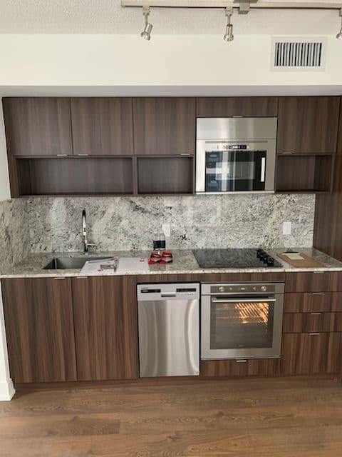 7 Mabelle Avenue 1902, Toronto W08, ON M9A 0C9