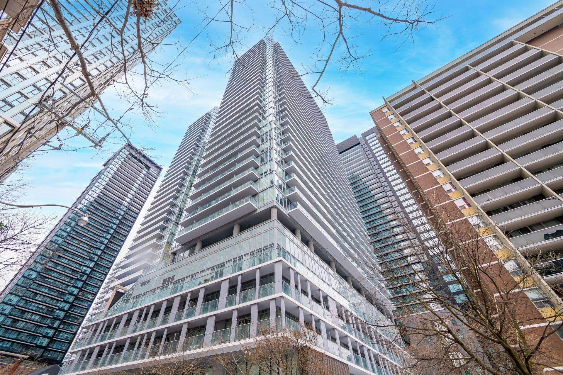 195 Redpath Avenue 1615, Toronto C10, ON M4P 0E4