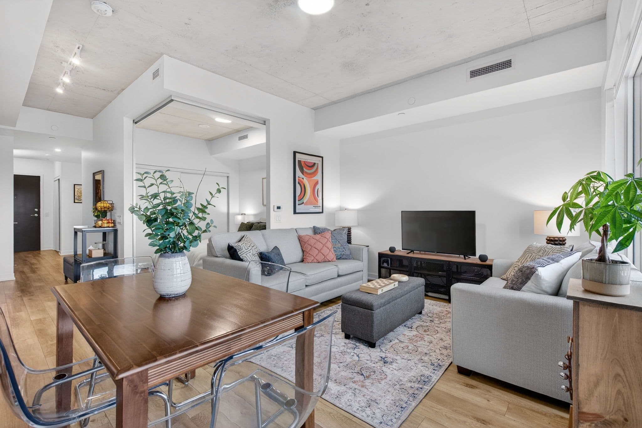 1808 St. Clair Avenue W 304, Toronto W02, ON M6N 0C1