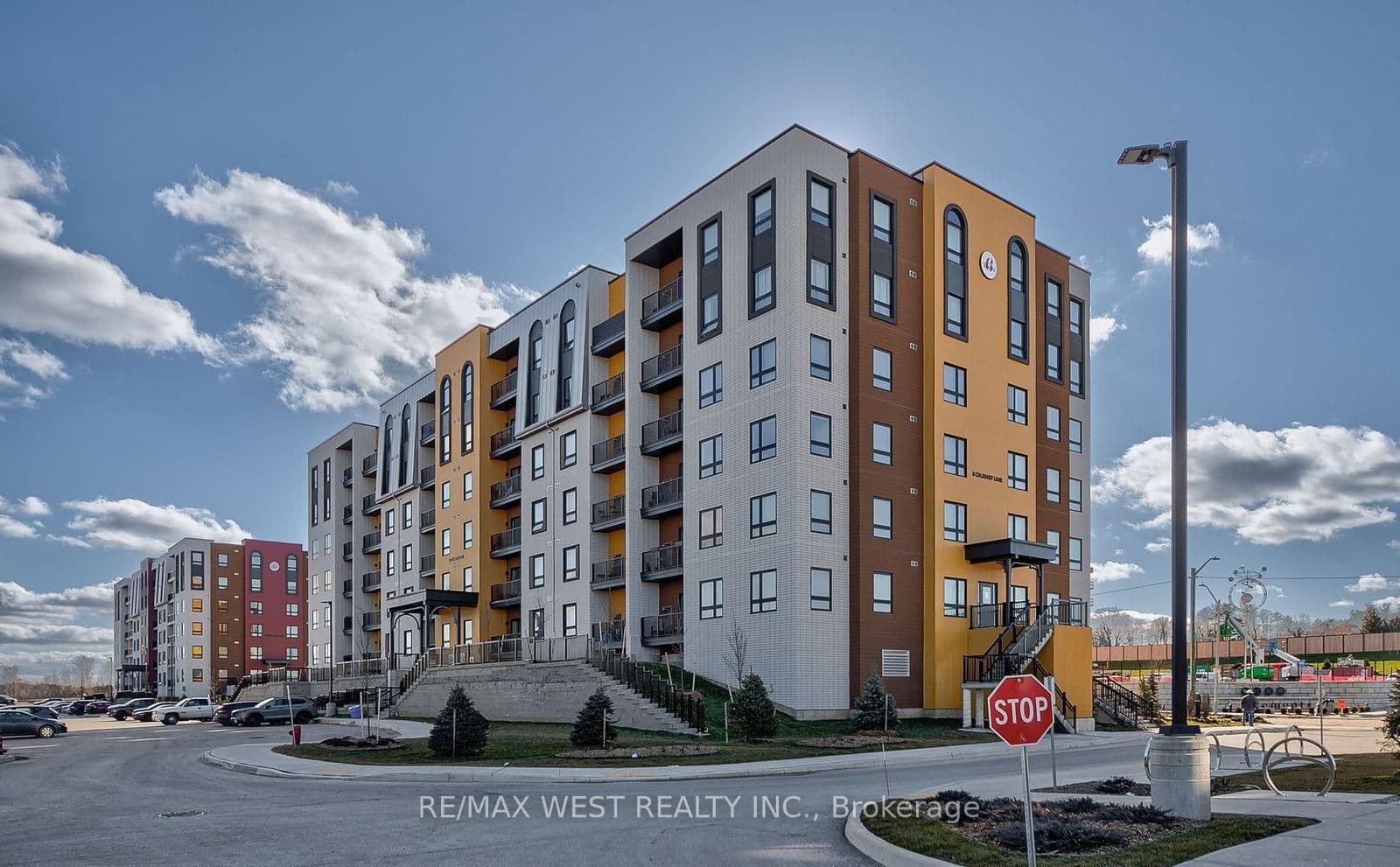 8 Culinary Lane 606, Barrie, ON L9J 0T2