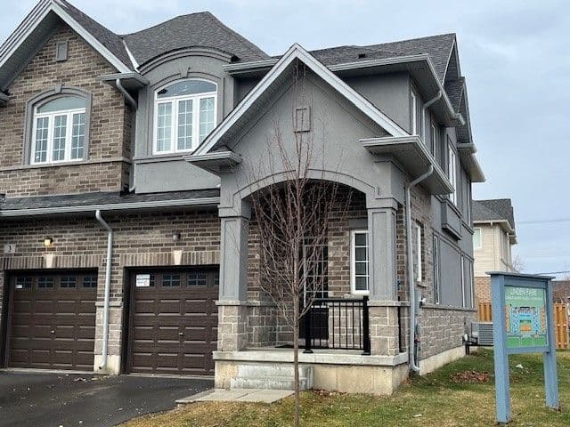 1 Linden Park Lane, Hamilton, ON L9A 1Y3