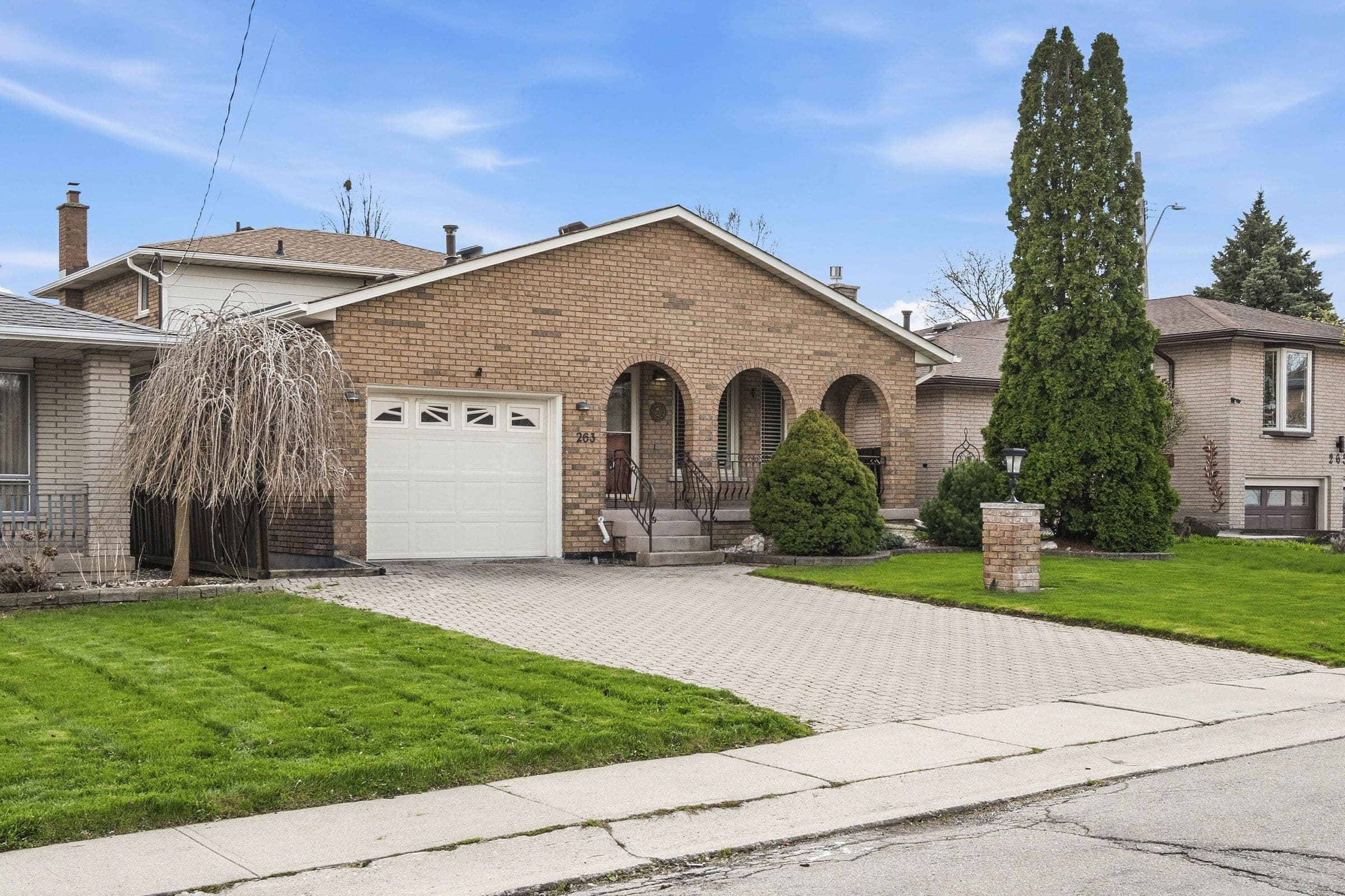 263 Guildwood Drive, Hamilton, ON L9C 6W7