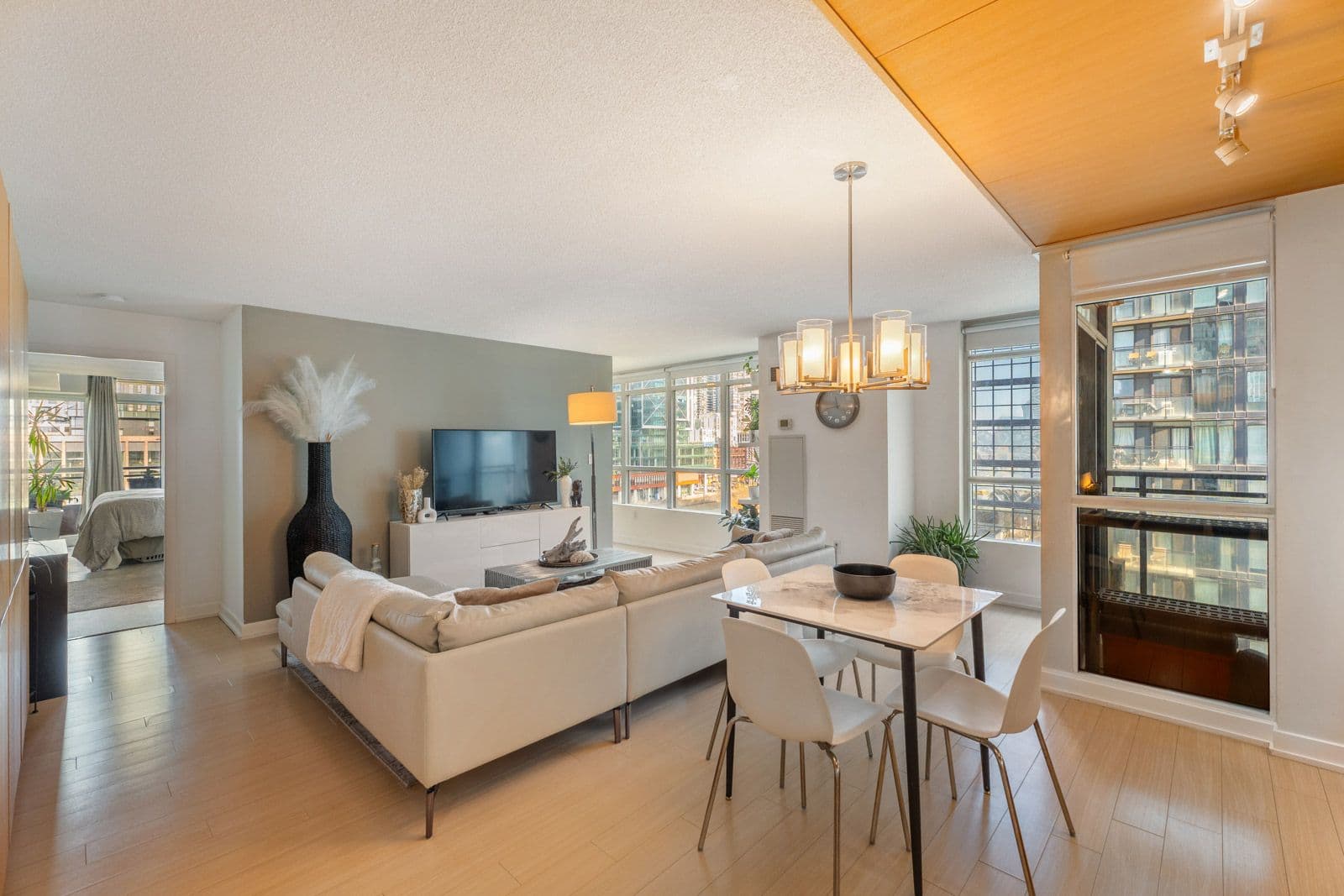 10 Capreol Court 949, Toronto C01, ON M5V 4B3