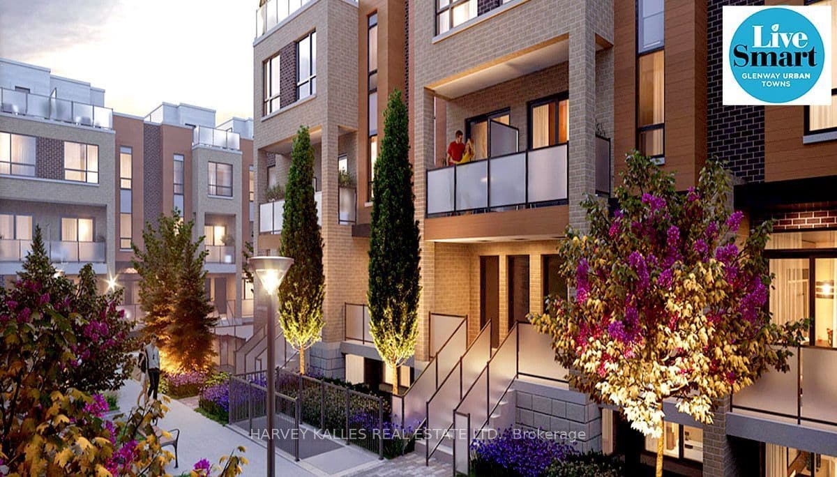 16 Lytham Green Circle 22, Newmarket, ON L3Y 0H4