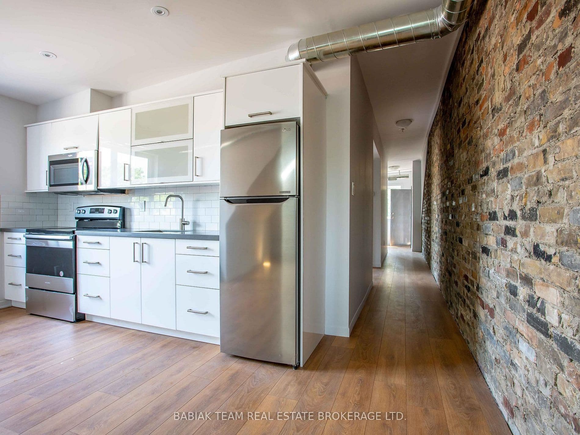 187 Jane Street 3, Toronto W02, ON M6S 3Y8