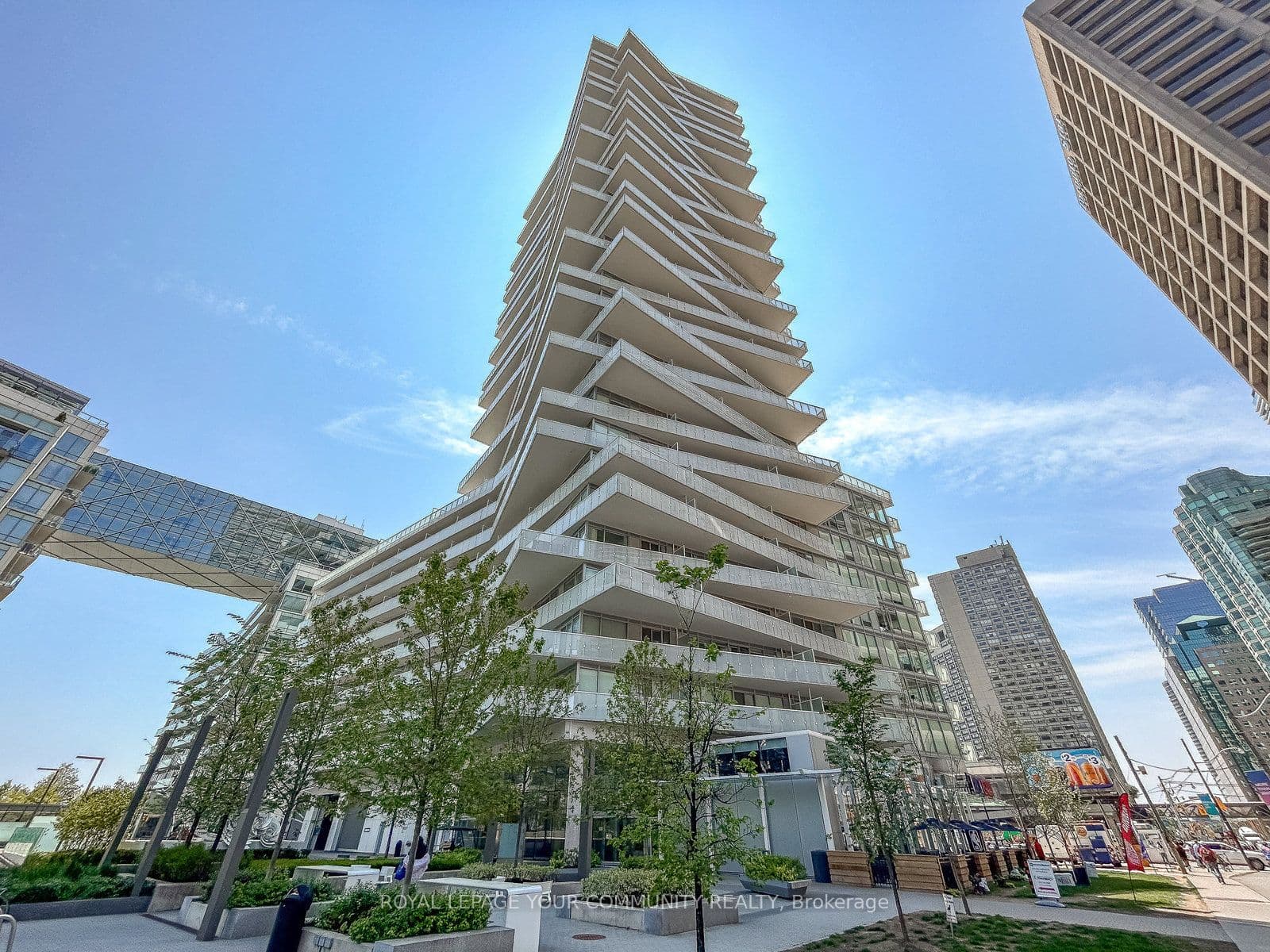 15 Queens Quay E 222, Toronto C01, ON M5E 0A5