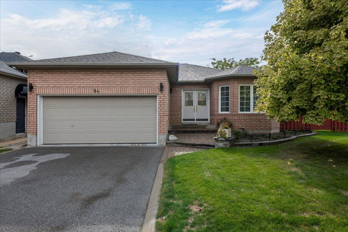 84 Pringle Drive, Barrie, ON L4N 0R2
