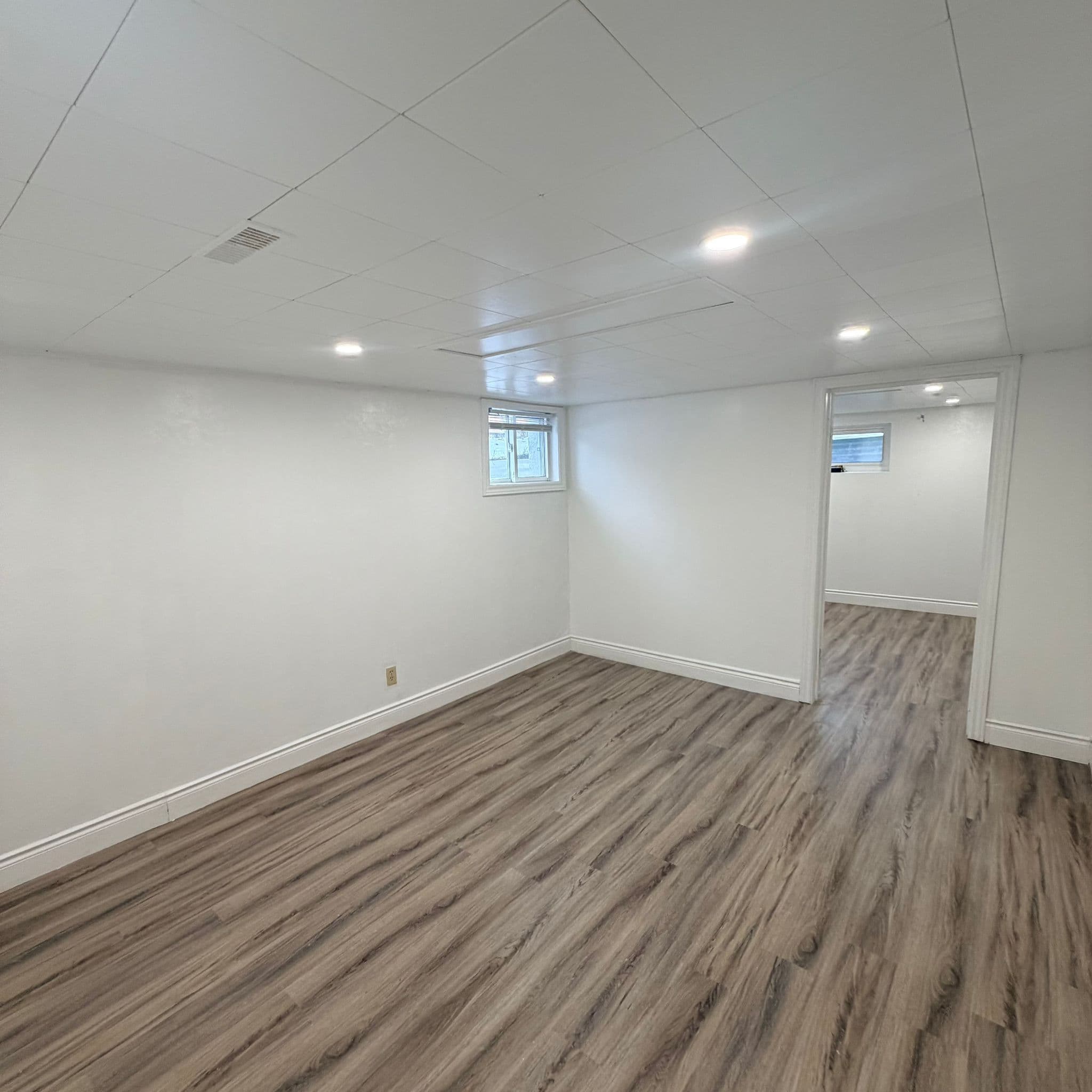 9 Keewatin Street S, Oshawa, ON L1H 6Y9