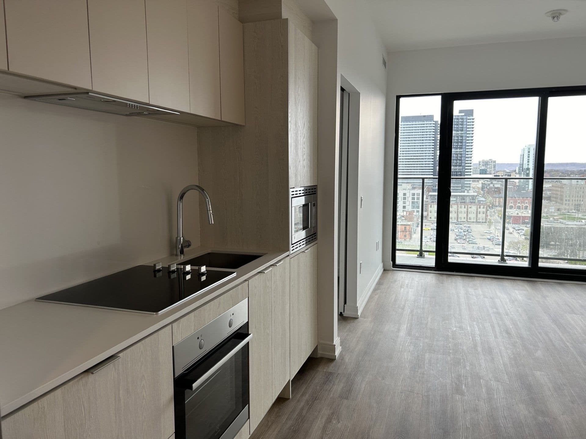 1 Jarvis Street 1509, Hamilton, ON L8R 3J2