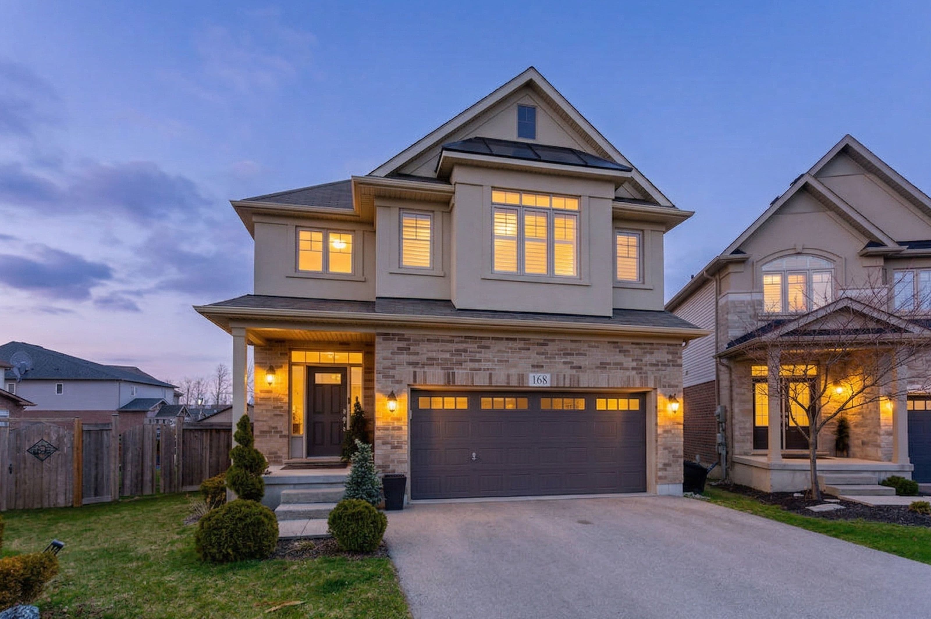 168 Echovalley Drive, Hamilton, ON L8J 0H2