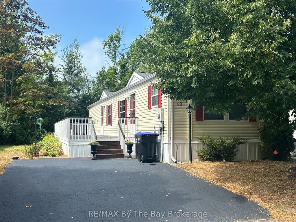 40 Georgian Glen Drive, Wasaga Beach, ON L9Z 1K7