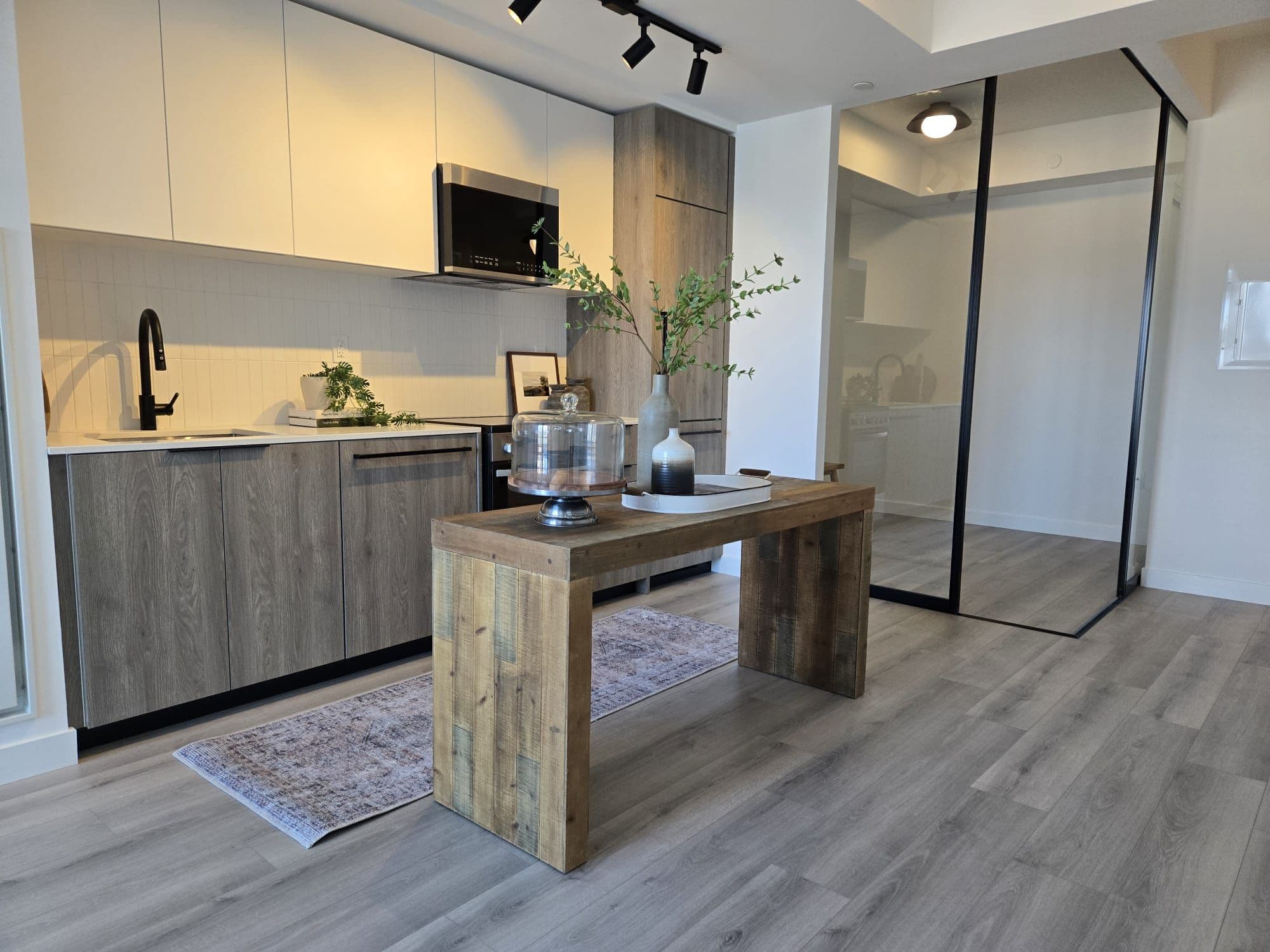 1635 MILITARY Trail 210, Toronto E10, ON M1C 1B2